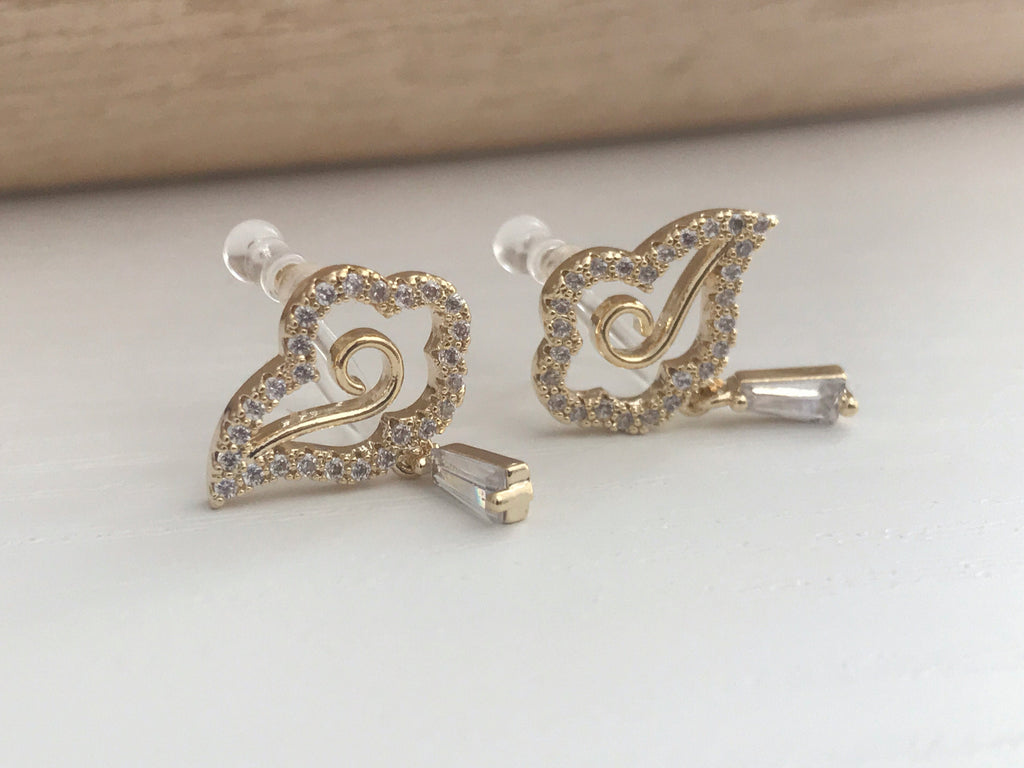 Nuages Clips d'oreilles couleur or, mini zircon. Clips invisible délicat nuage exquis. Boucles d'oreilles Clips confortable