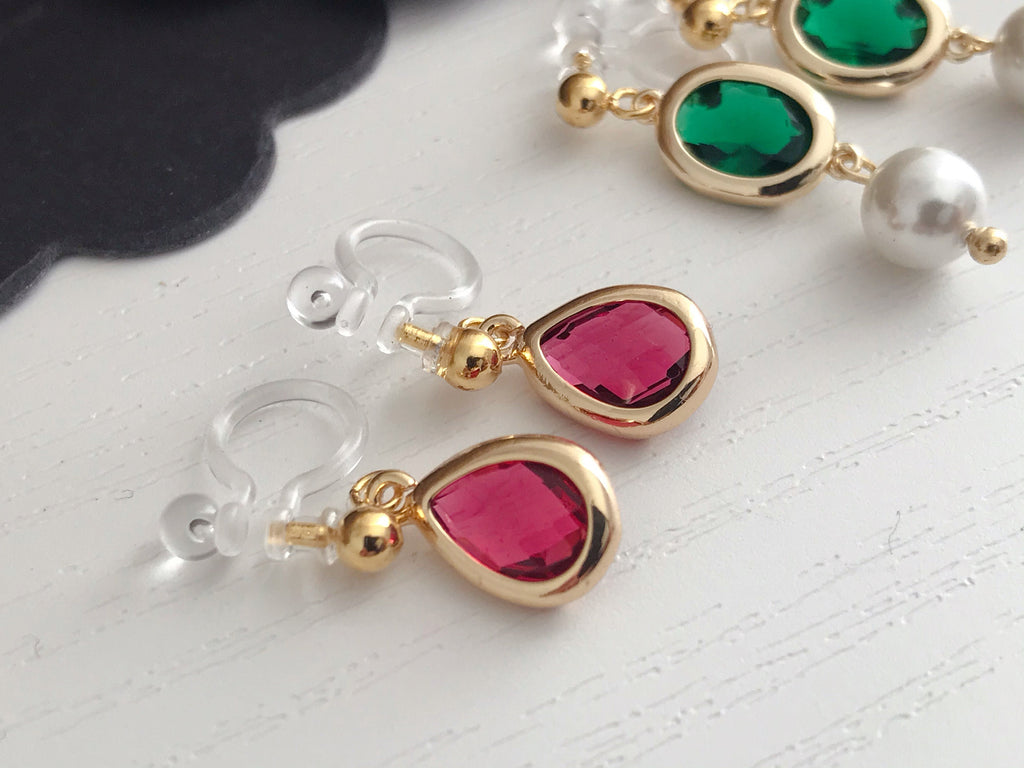 Perles goutte d'eau rouges, Perles ovales vertes avec perle blanche. Clips invisibles doré. Cadeaux Noël Emballage Prêt à offrir