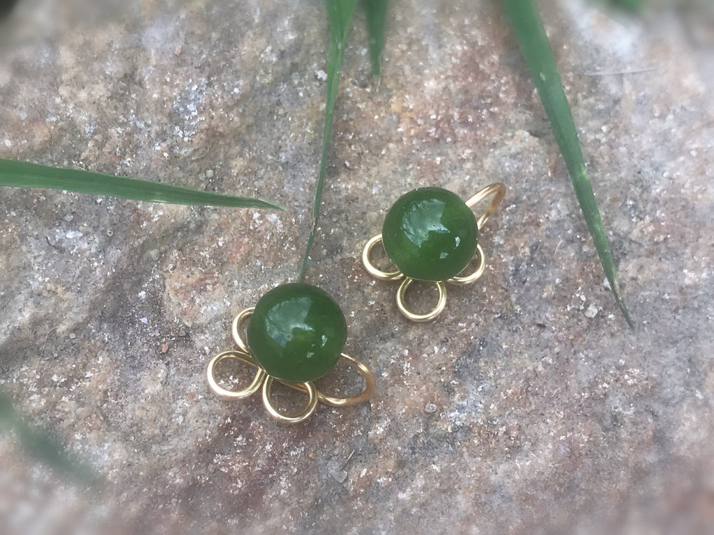 SANS DOULEUR !! Boucles d'oreilles CLIPS U forme de trèfle à 4 feuilles. Perle Calcédoine verte naturelle / Perle Résine Imitation turquoise