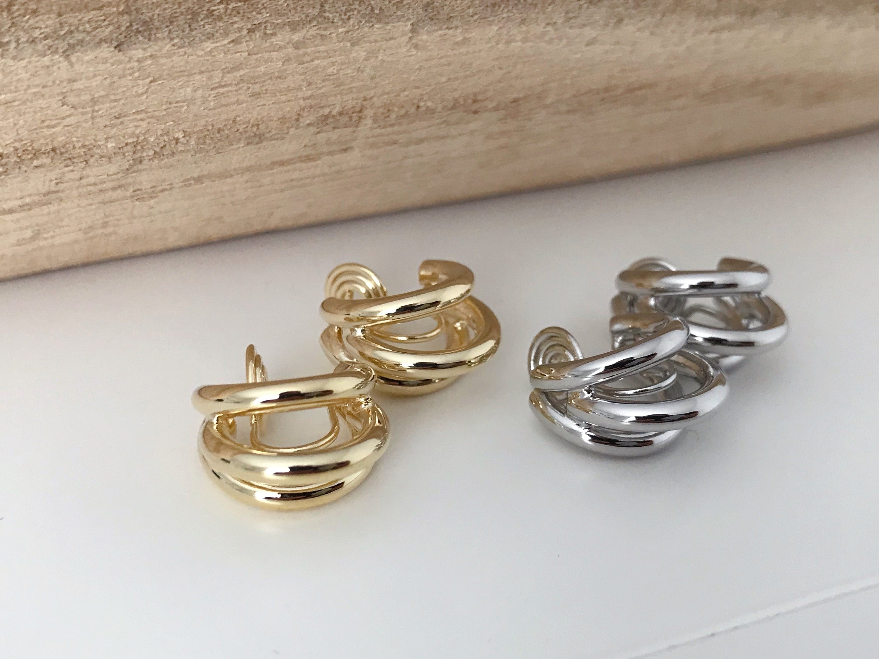 SANS DOULEUR ! Boucles d'oreilles CLIPS U spirale Triple cercles couleur Or / Argent. Clips d'oreilles confortable Boucles Délicates