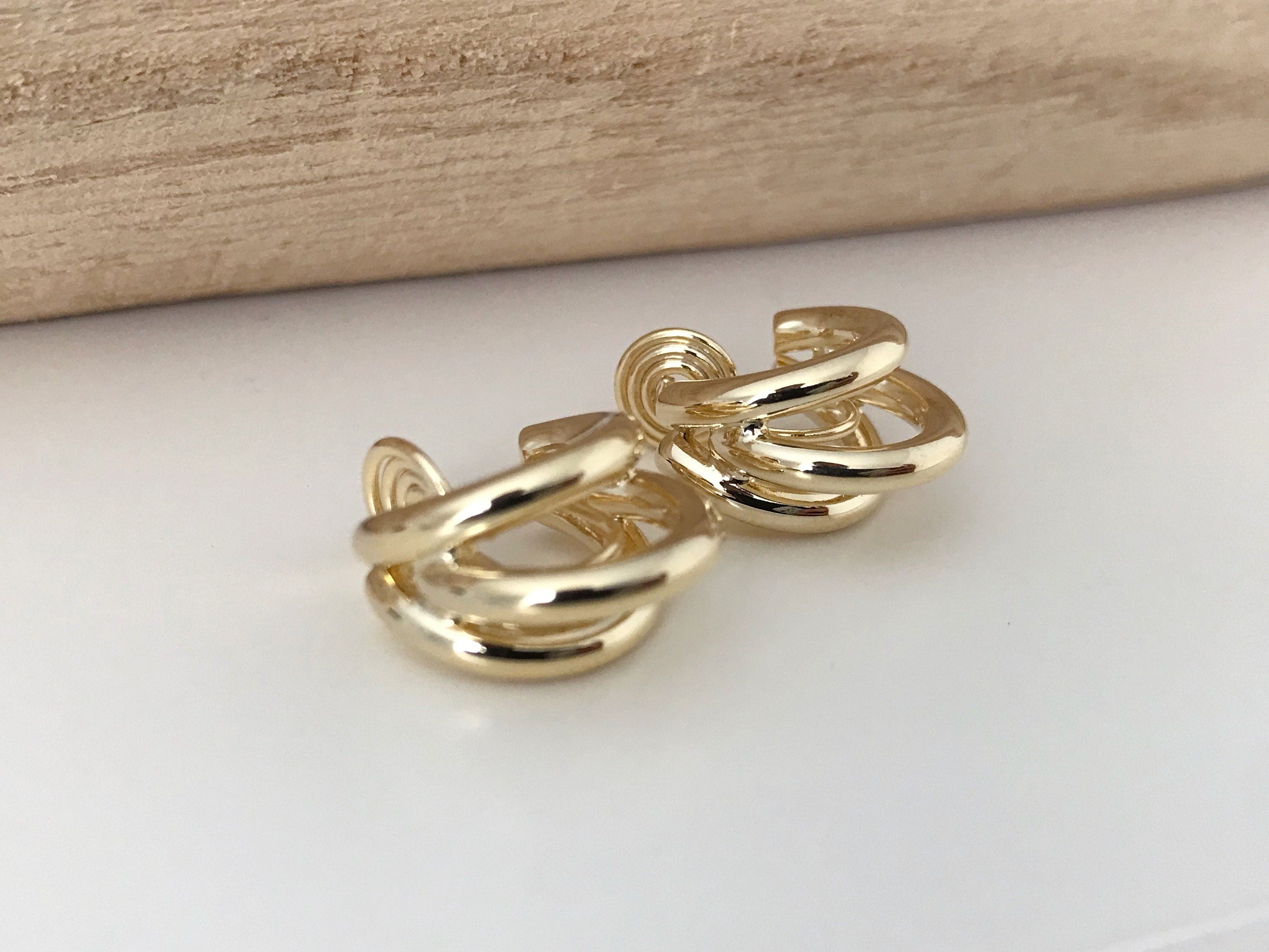 SANS DOULEUR ! Boucles d'oreilles CLIPS U spirale Triple cercles couleur Or / Argent. Clips d'oreilles confortable Boucles Délicates