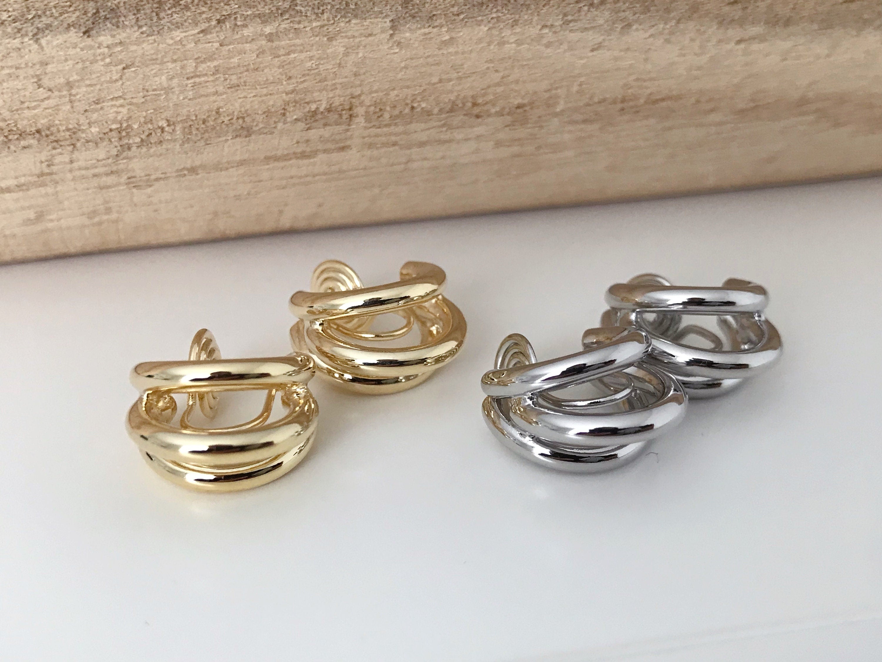 SANS DOULEUR ! Boucles d'oreilles CLIPS U spirale Triple cercles couleur Or / Argent. Clips d'oreilles confortable Boucles Délicates
