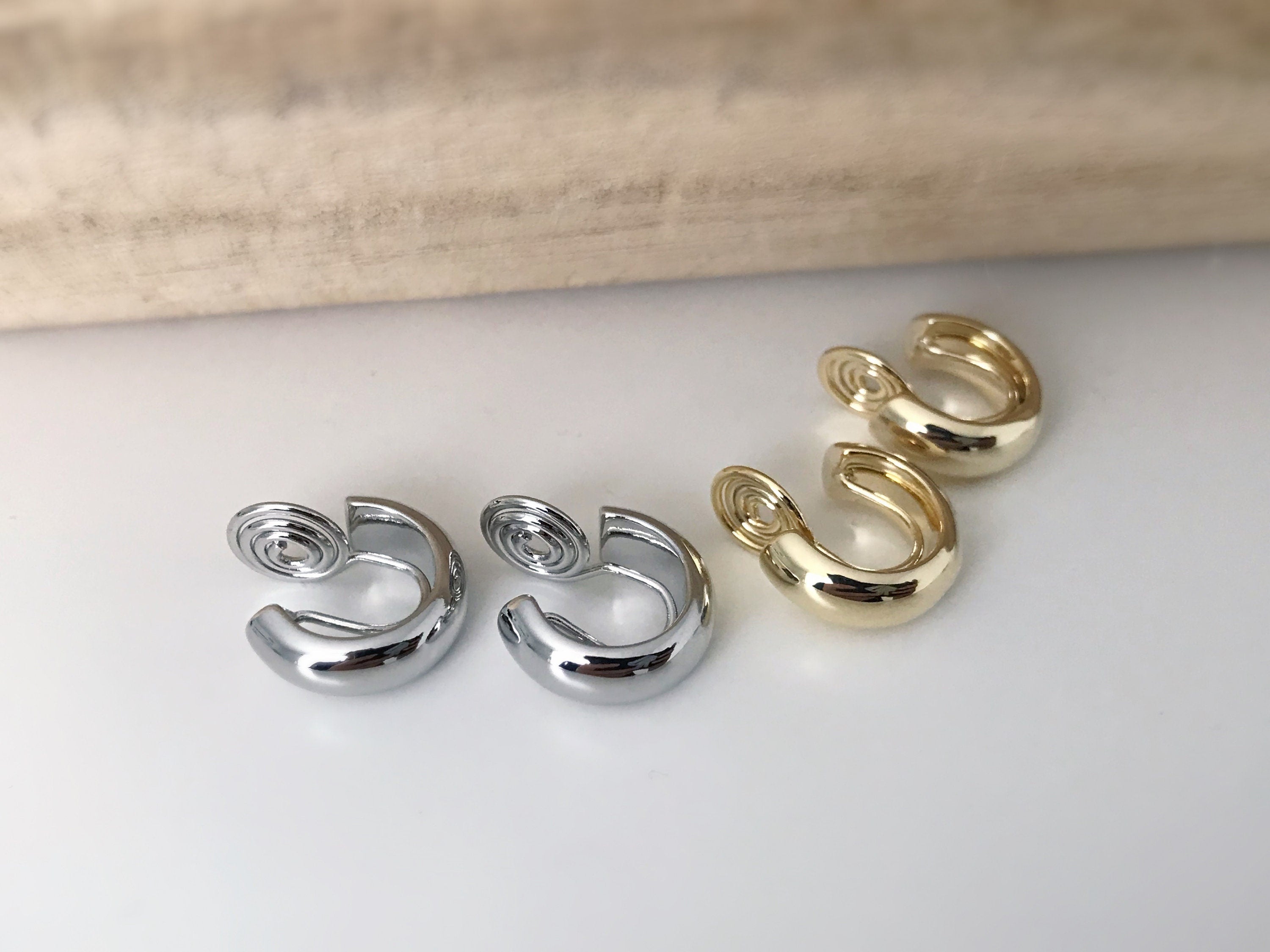 SANS DOULEUR ! Boucles d'oreilles CLIPS U spirale Petit cercle couleur Or / Argent. Clips d'oreilles confortable Boucles Délicates