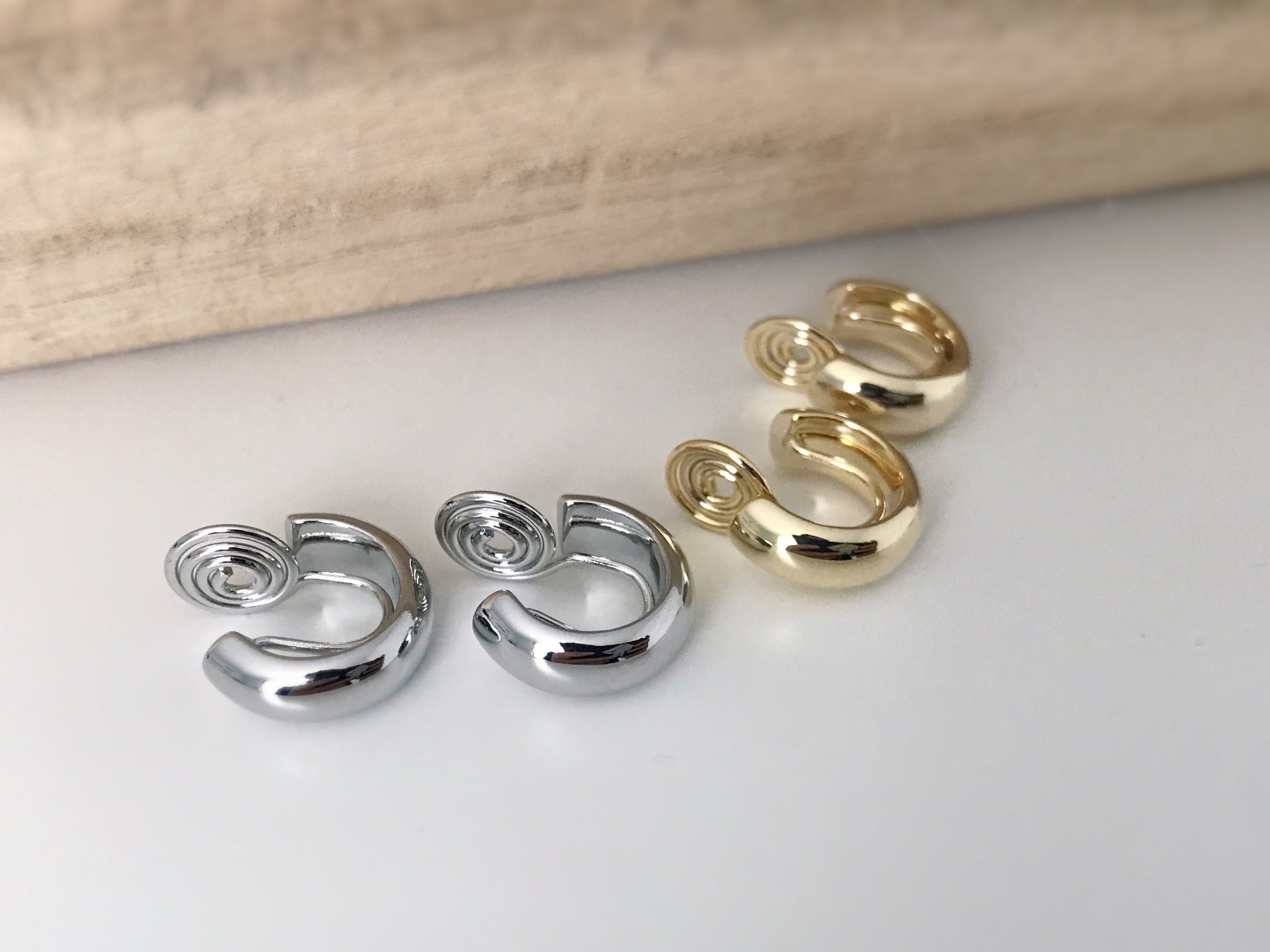 SANS DOULEUR ! Boucles d'oreilles CLIPS U spirale Petit cercle couleur Or / Argent. Clips d'oreilles confortable Boucles Délicates