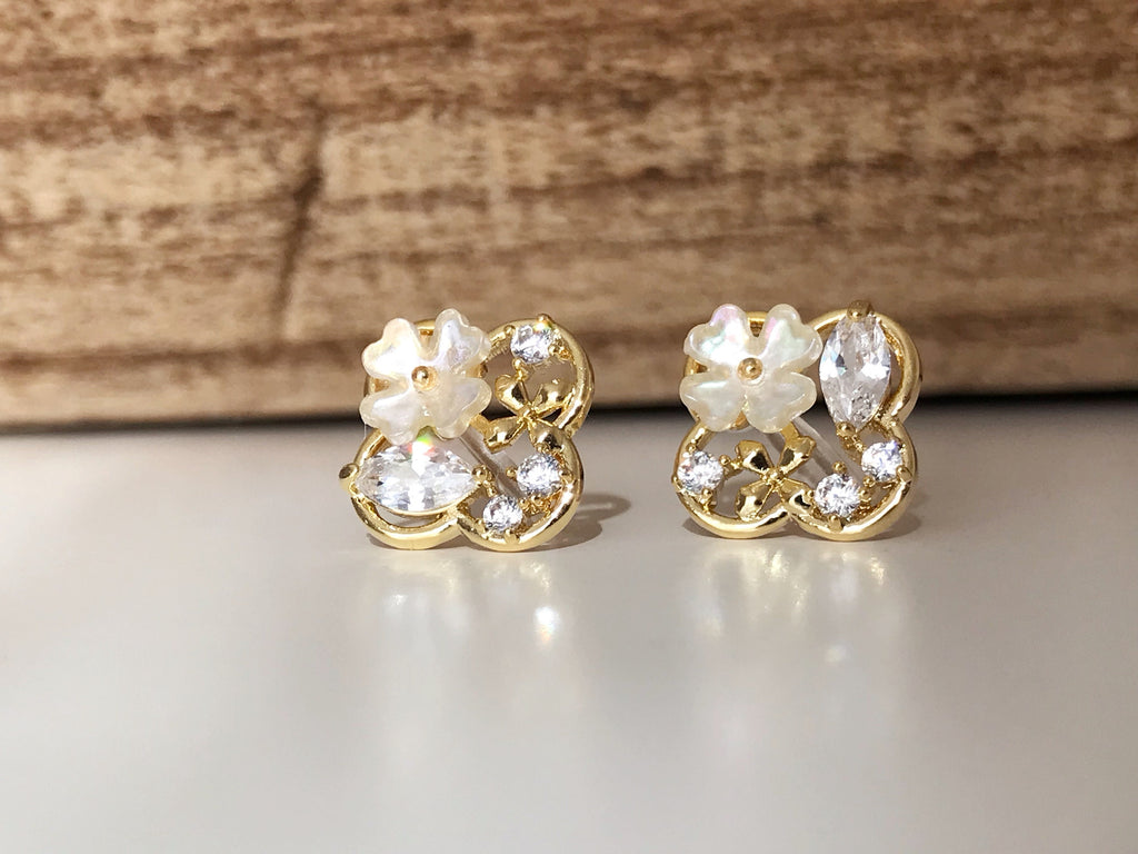 Boucles d'oreilles Clips INVISIBLES, Clips d'oreilles Trèfle à quatre feuilles doré, Mini fleur Branche pierre zircon rond ovale. Délicat.