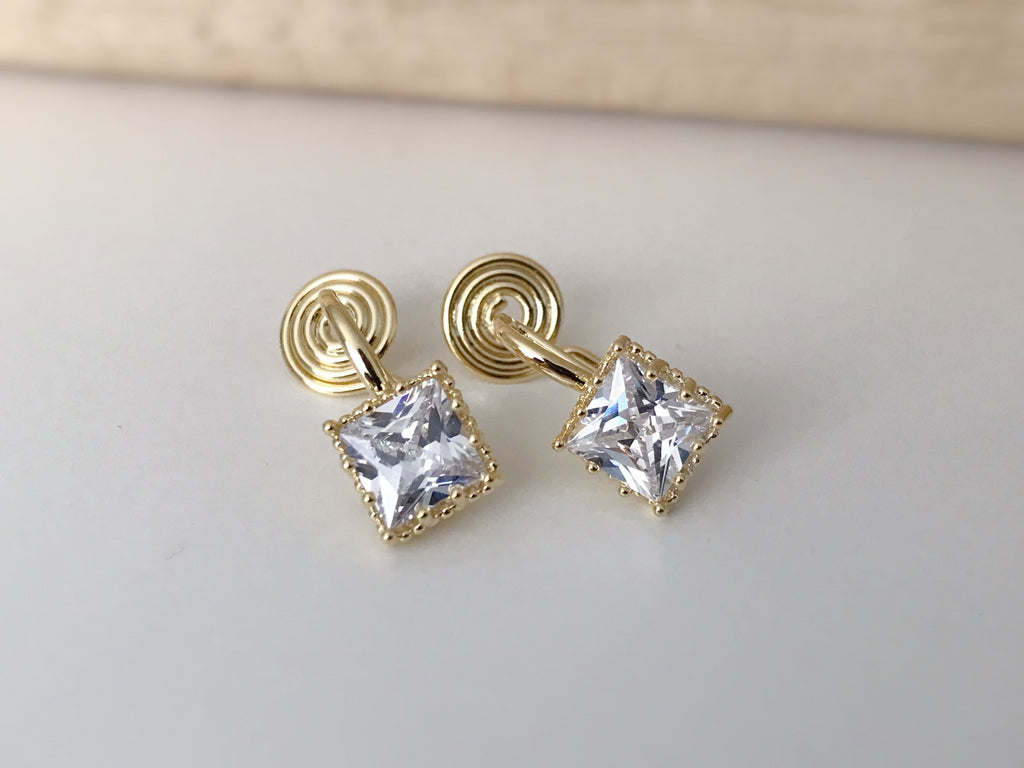 PAINLESS ! CLIPS U spiral earrings Small square Zircon stone Gold color. Comfortable delicate ear clips Ready to offer