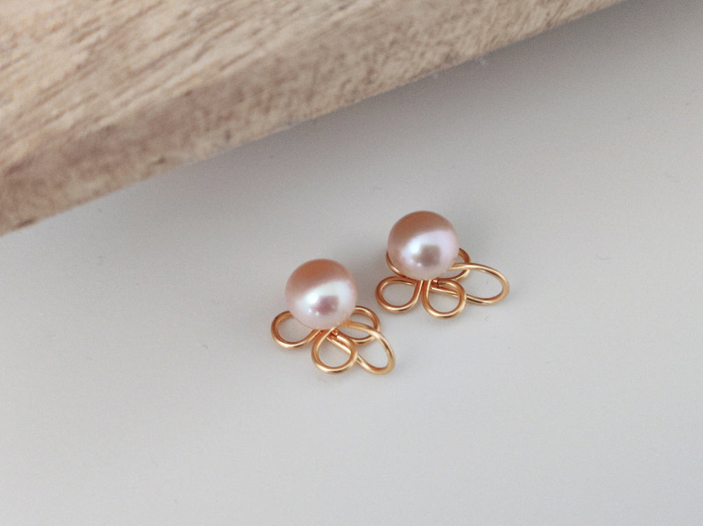 SANS DOULEUR !! Boucles d'oreilles CLIPS U en forme de trèfle à 4 feuilles, Perle d'eau douce couleur rose. Boucles Délicates