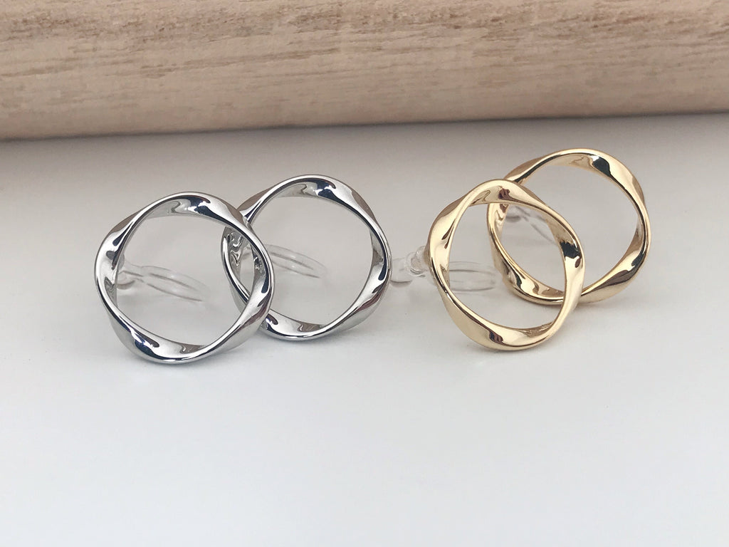 Boucles d'oreilles Clips INVISIBLES Cercle couleur Argent / Or, Cercle torsadé Clips d'oreilles confortable bijoux minimaliste quotidien.