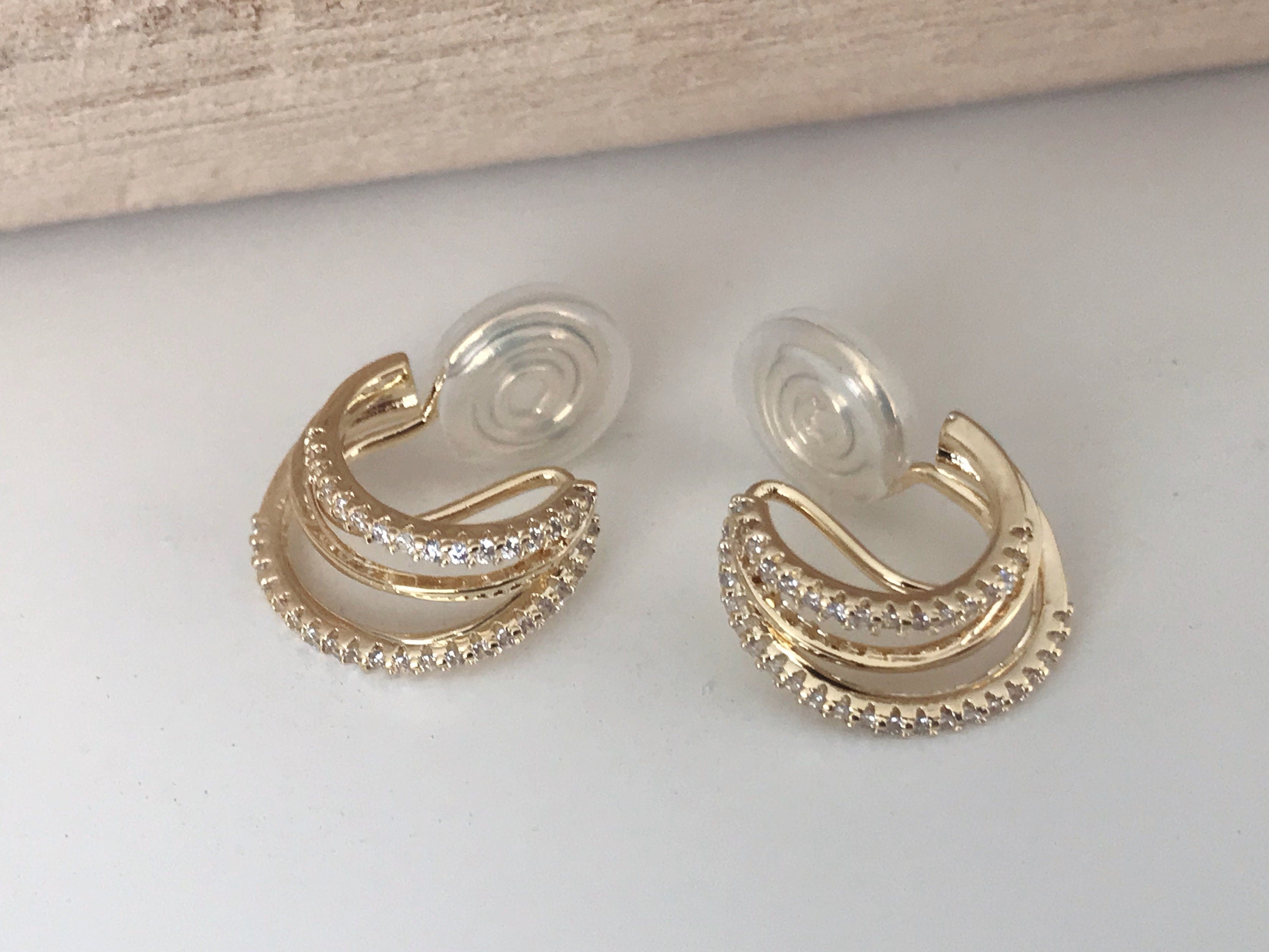 SANS DOULEUR ! Boucles d'oreilles CLIPS U spirale Triple cercles anneaux zircon. Clips d'oreilles confortable Délicates plaqué d'or 18K