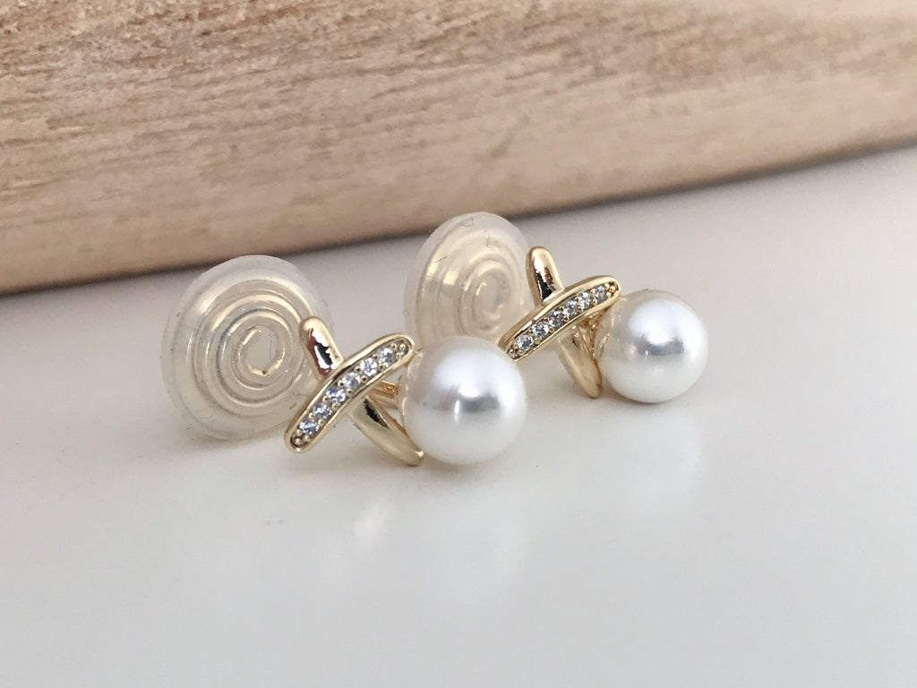 SANS DOULEUR ! Boucles d'oreilles CLIPS U spirale Croix Mini Pierres Zircon Perle blanche 6mm, plaqué d'Or. Clips d'oreilles confortable.