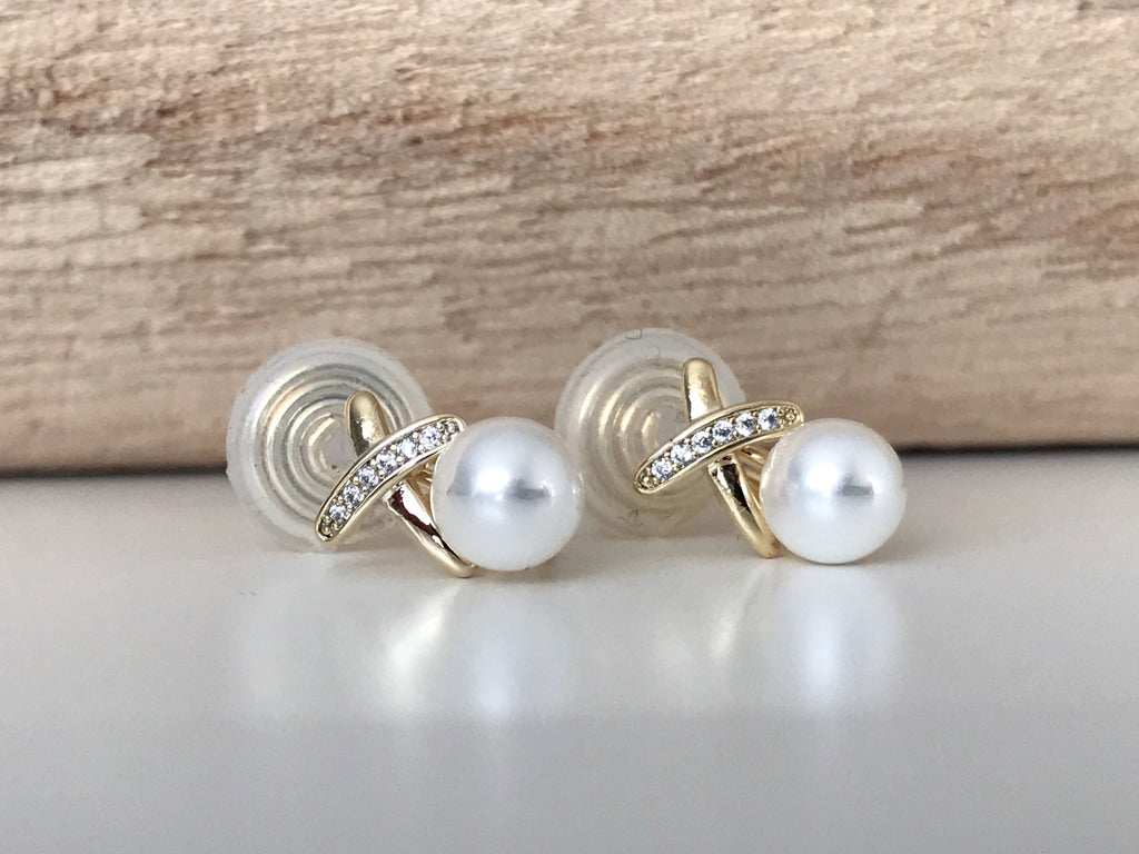 SANS DOULEUR ! Boucles d'oreilles CLIPS U spirale Croix Mini Pierres Zircon Perle blanche 6mm, plaqué d'Or. Clips d'oreilles confortable.