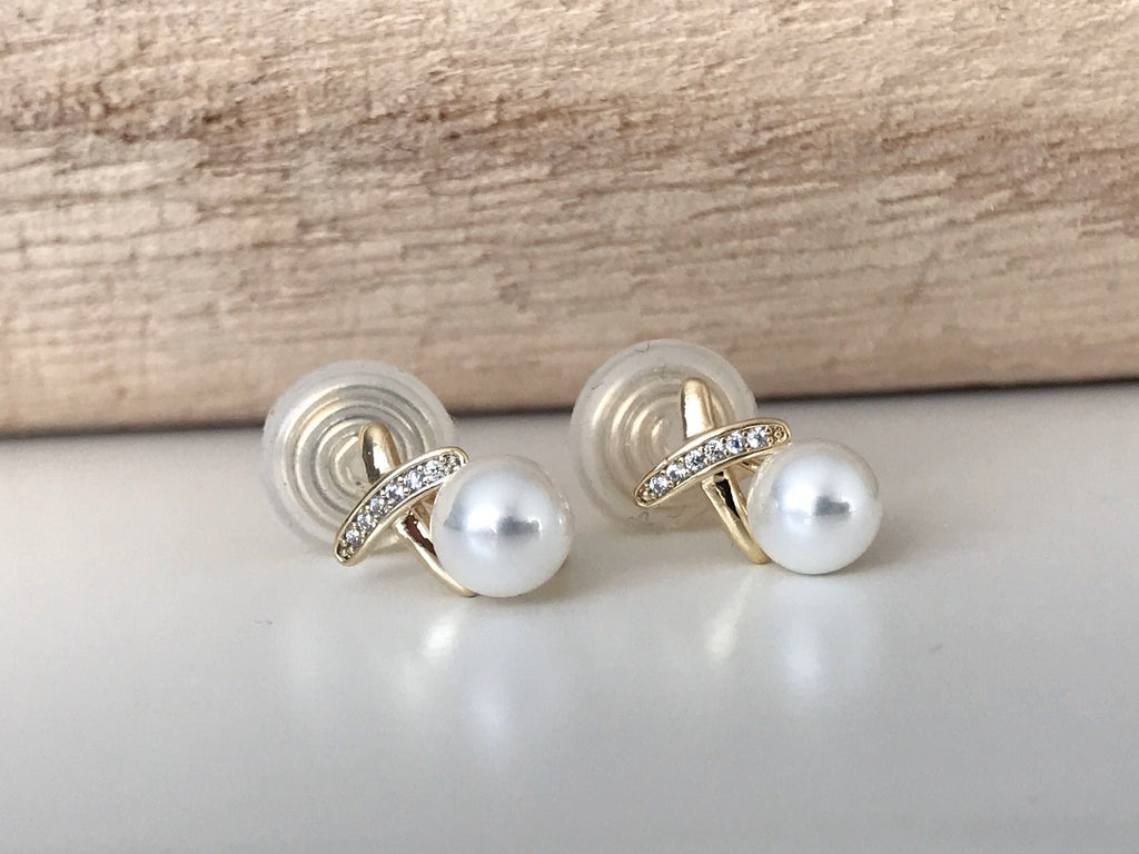 SANS DOULEUR ! Boucles d'oreilles CLIPS U spirale Croix Mini Pierres Zircon Perle blanche 6mm, plaqué d'Or. Clips d'oreilles confortable.