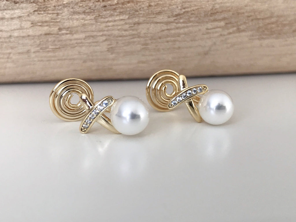 SANS DOULEUR ! Boucles d'oreilles CLIPS U spirale Croix Mini Pierres Zircon Perle blanche 6mm, plaqué d'Or. Clips d'oreilles confortable.