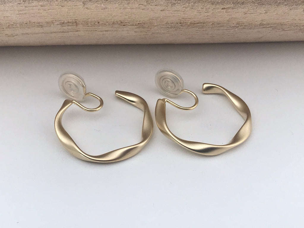 PAINLESS ! CLIPS U spiral earrings Twisted circle color Gold / Mat Gold. Comfortable Ear Clips Delicate Loops
