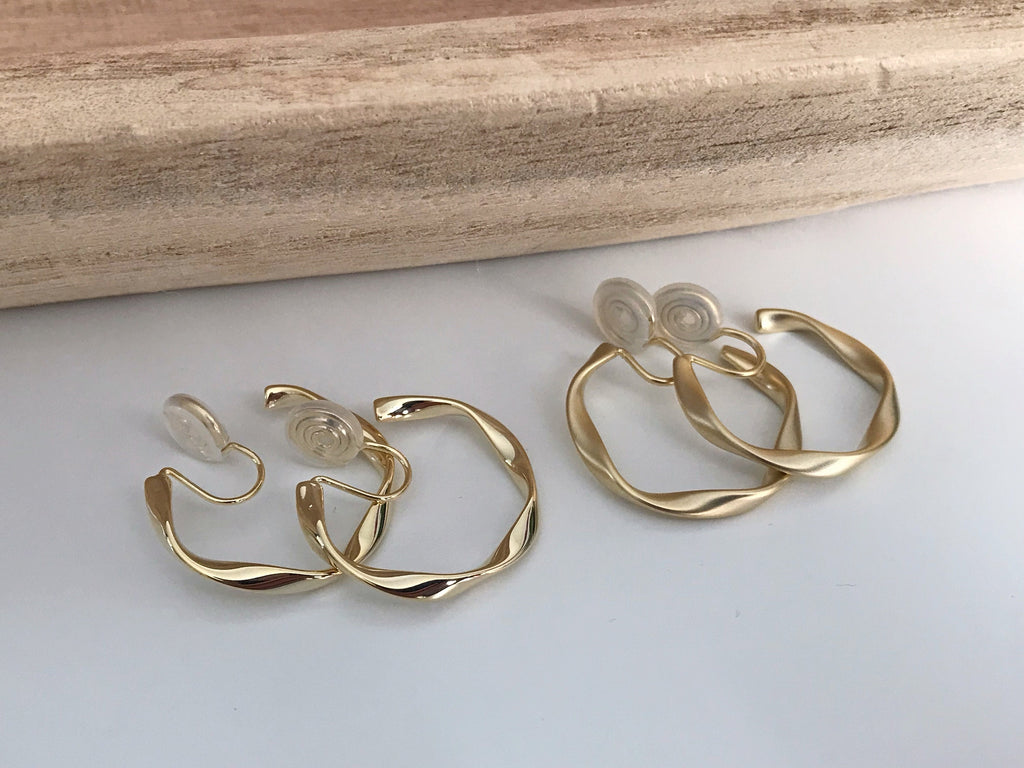 PAINLESS ! CLIPS U spiral earrings Twisted circle color Gold / Mat Gold. Comfortable Ear Clips Delicate Loops