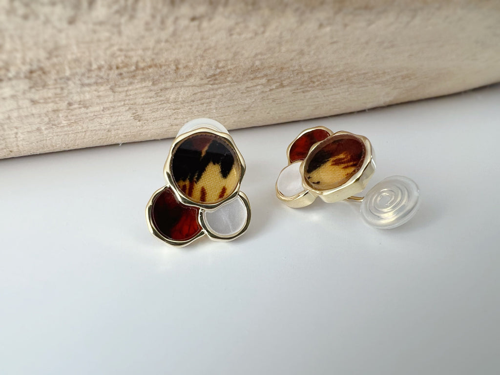 SANS DOULEUR ! Boucles d'oreilles CLIPS U spirale Léopard Caramel Blanc. Clips d'oreilles confortable Boucles Délicates