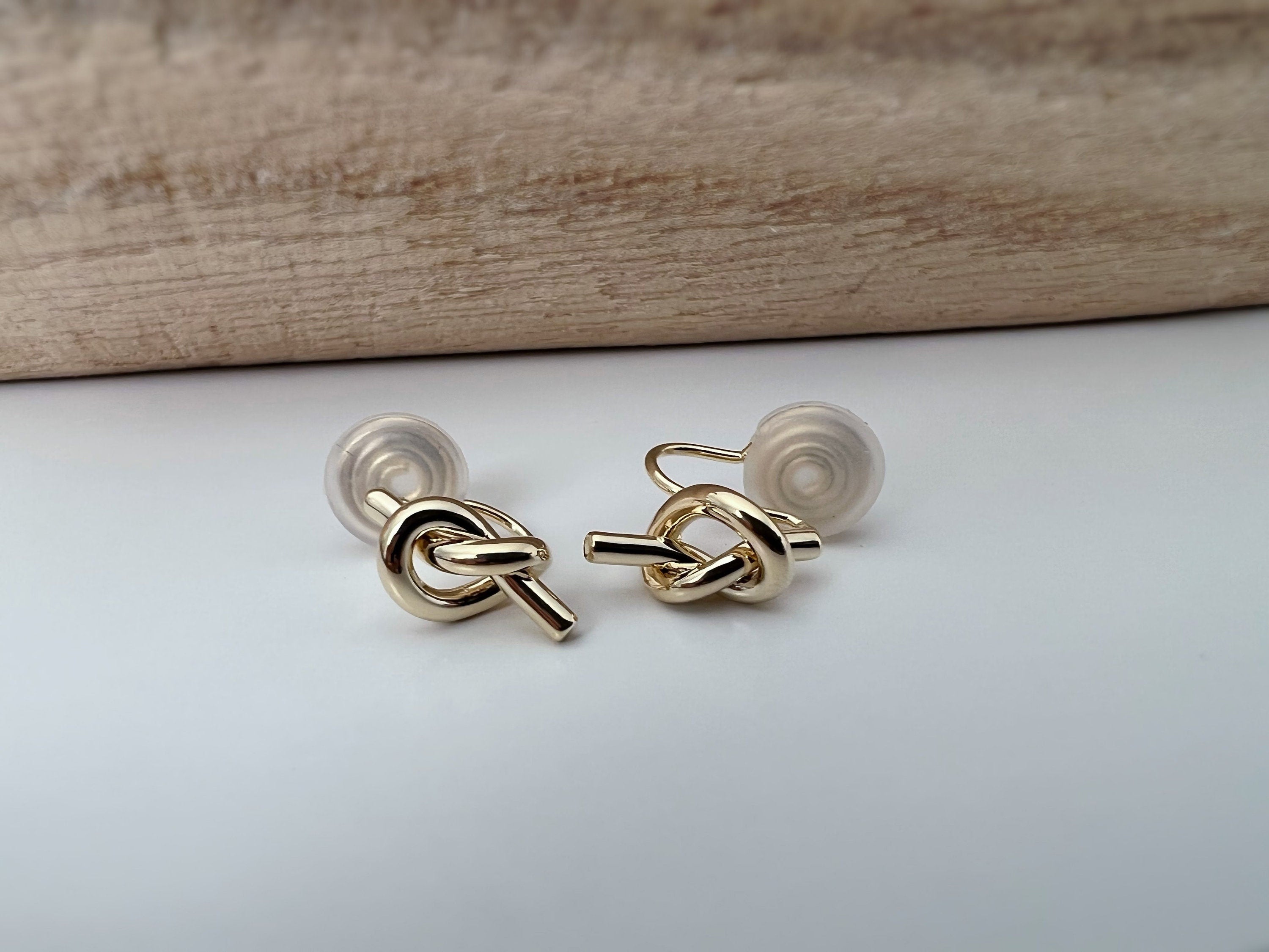 SANS DOULEUR ! Boucles d'oreilles CLIPS U spirale nœud couleur Or / Or Mat. Clips d'oreilles confortable Boucles Délicates