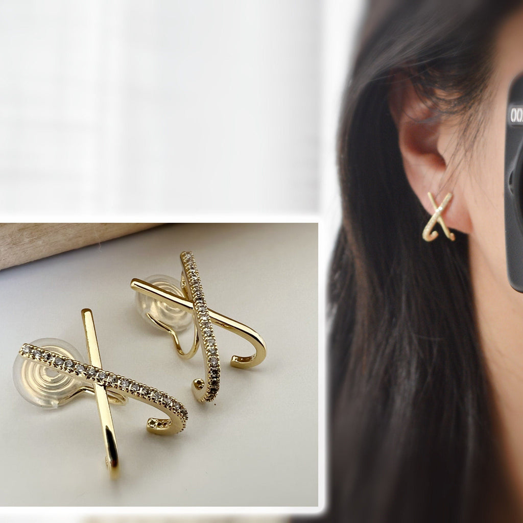 SANS DOULEUR ! Boucles d'oreilles CLIPS U spirale Croix strass Mini Zircon plaqué d'Or. Clips d'oreilles confortable.