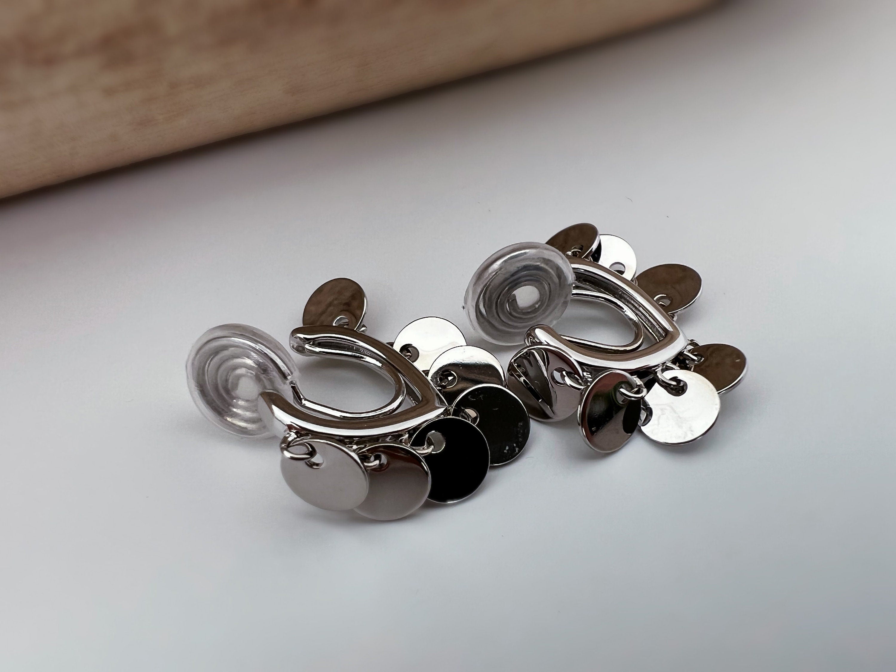 SANS DOULEUR ! Boucles d'oreilles CLIPS U spirale petites plaquettes couleur or / argent. Clips d'oreilles confortable Boucles Délicates