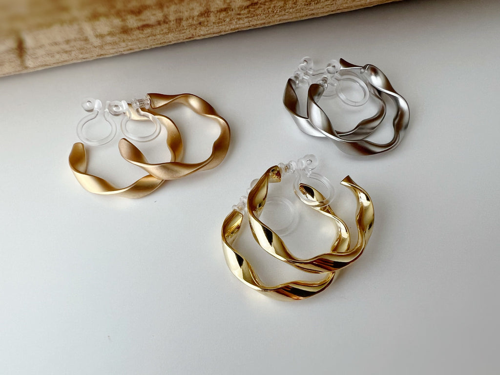 Anneaux Créoles Torsadé 20mm Clips Invisibles, CLIPS d'oreille Créoles Couleur Argent / Or/ Or mat. Oreilles non percées, Anneaux 2cm.