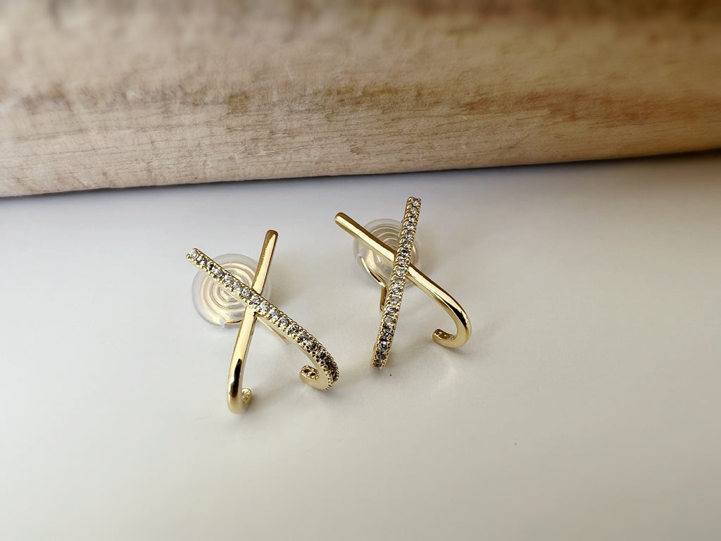 SANS DOULEUR ! Boucles d'oreilles CLIPS U spirale Croix strass Mini Zircon plaqué d'Or. Clips d'oreilles confortable.