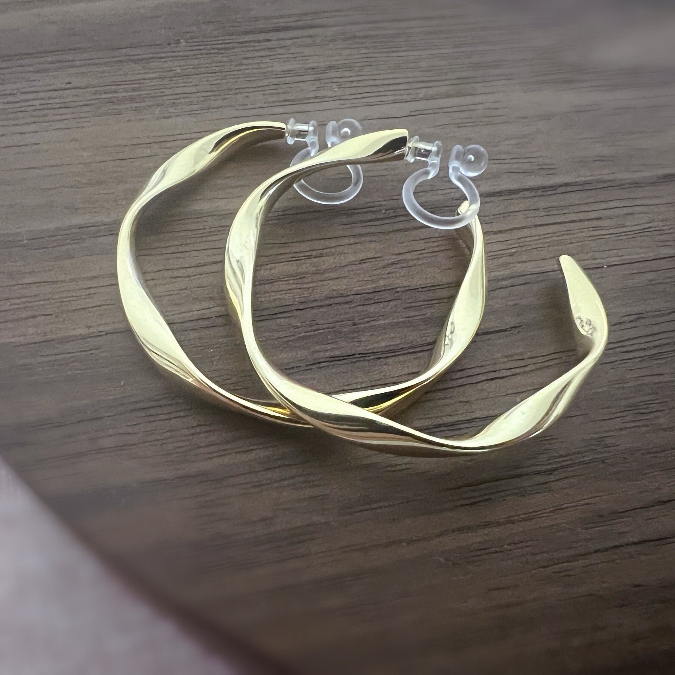 Anneaux Créoles Torsadé 30mm Clips Invisibles, CLIPS d'oreille Créoles Couleur Argent / Or. oreilles non percées, Anneaux Créoles 3cm.