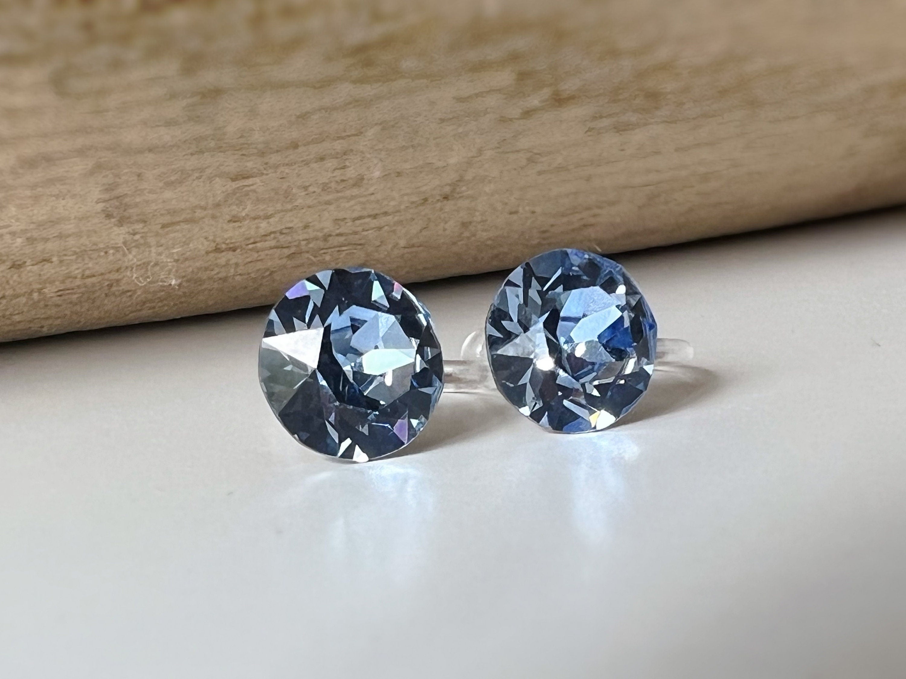 Boucles d'oreilles Clips invisible Rond LIGHT SAPPHIRE Cristaux PureCristal Clips d'Oreille Petit Rond Bleu gris, Bijoux Minimaliste