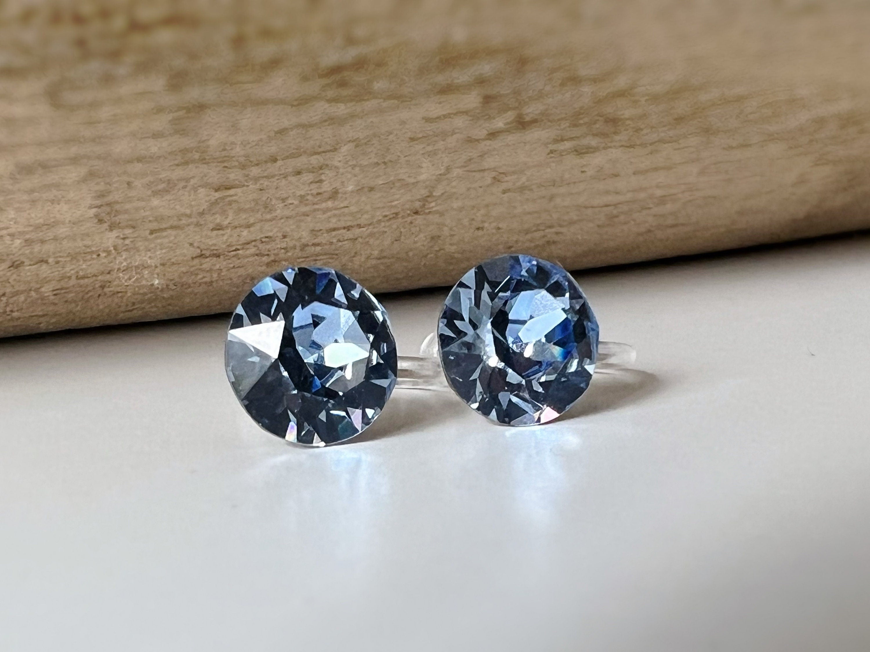 Boucles d'oreilles Clips invisible Rond LIGHT SAPPHIRE Cristaux PureCristal Clips d'Oreille Petit Rond Bleu gris, Bijoux Minimaliste