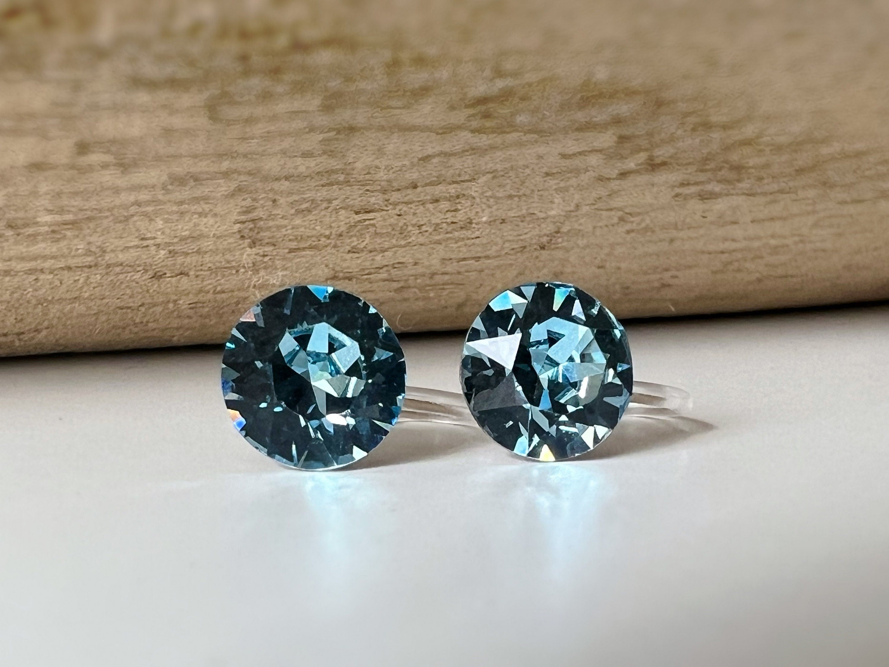 Boucles d'oreilles Clips invisible Rond AQUAMARINE Cristaux PureCristal Clips d'Oreille Petit Rond Bleu clair, Bijoux Minimaliste