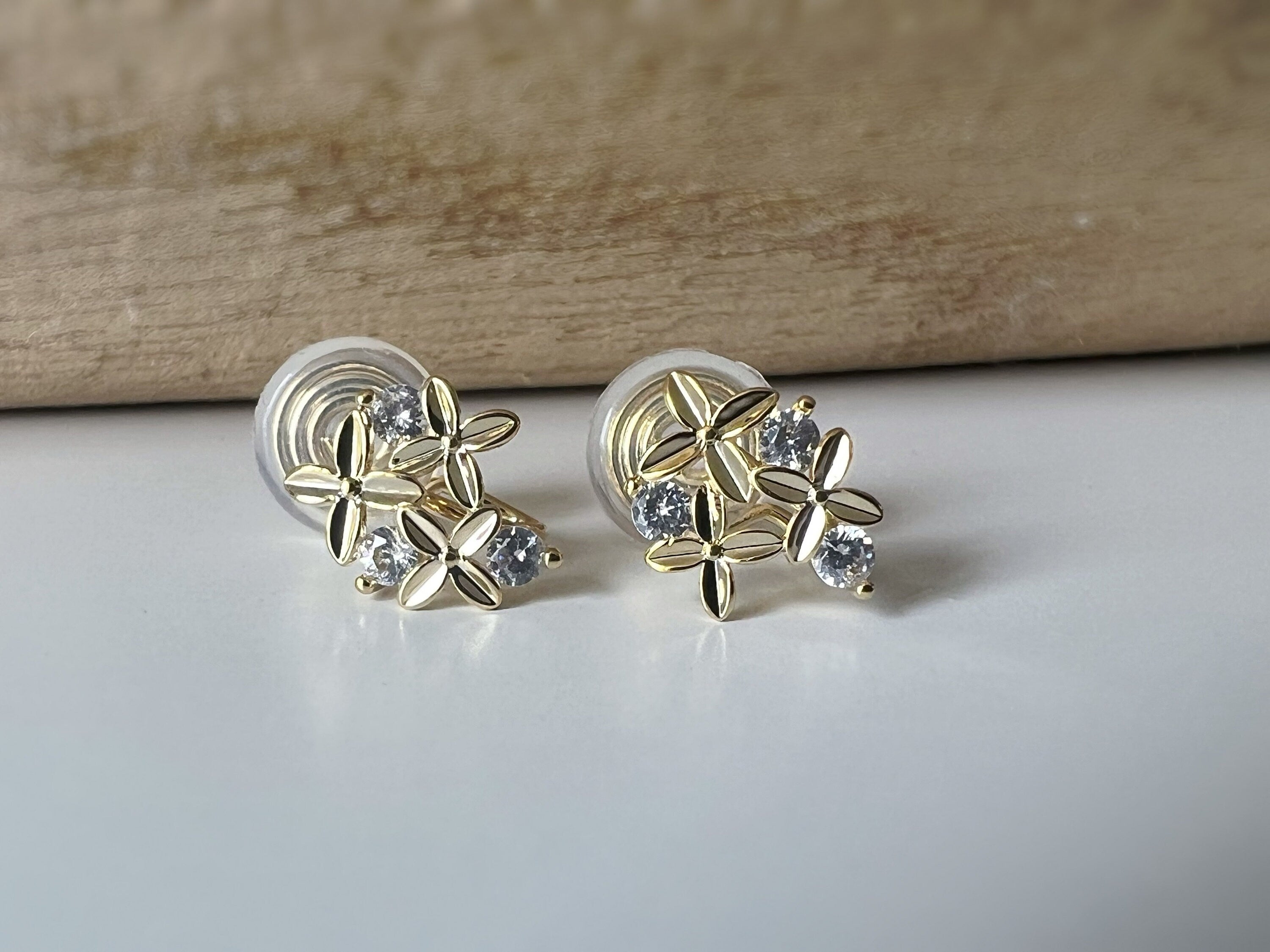 PAINLESS ! CLIPS U spiral earrings sweet Mini flowers with round zircon rhinestones. Comfortable Delicate Ear Clips