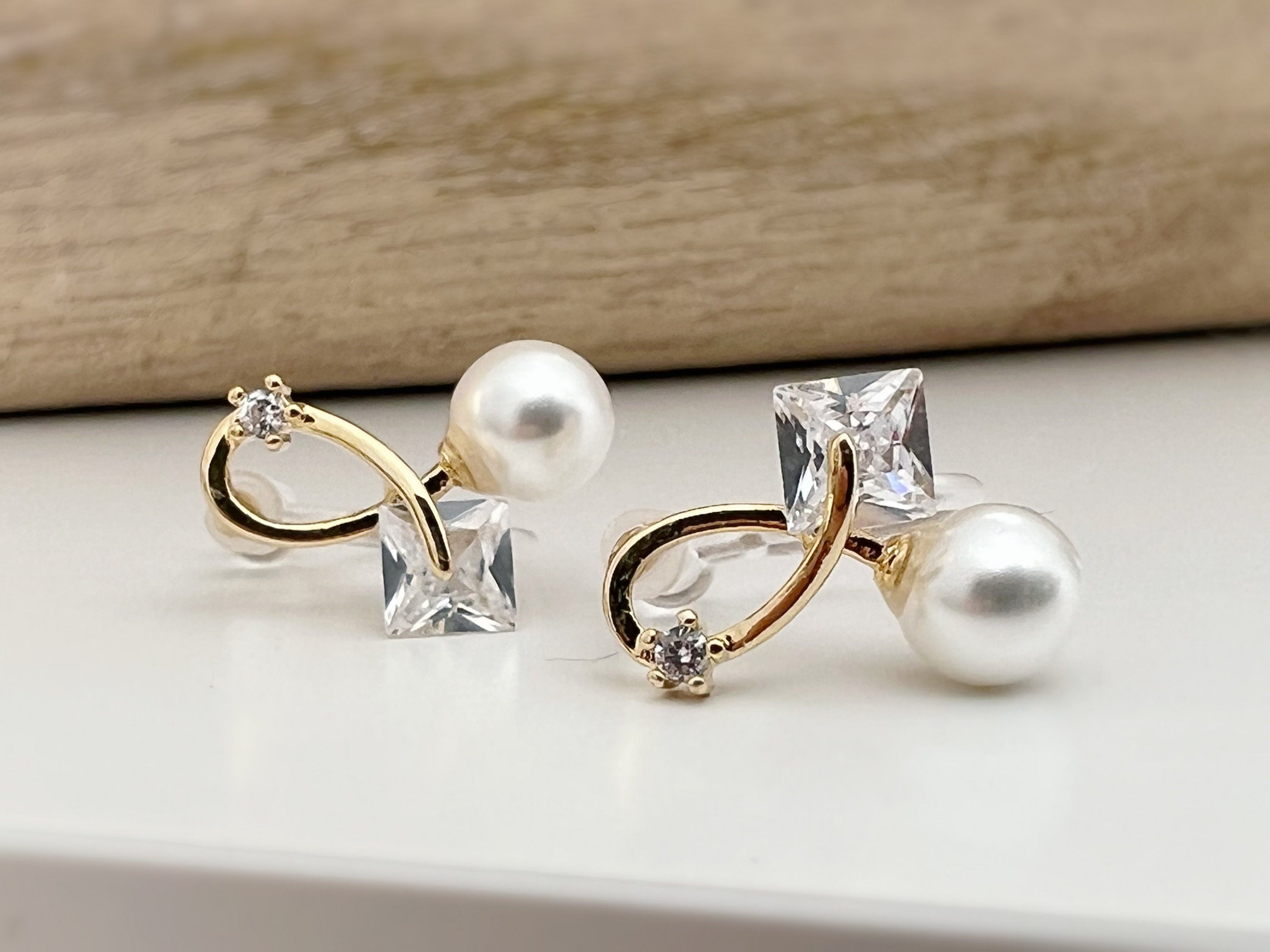 INVISIBLE gold square zircon ear clips, mini white pearl, delicate comfortable ear clips. Daily jewelry. Ready to gift.
