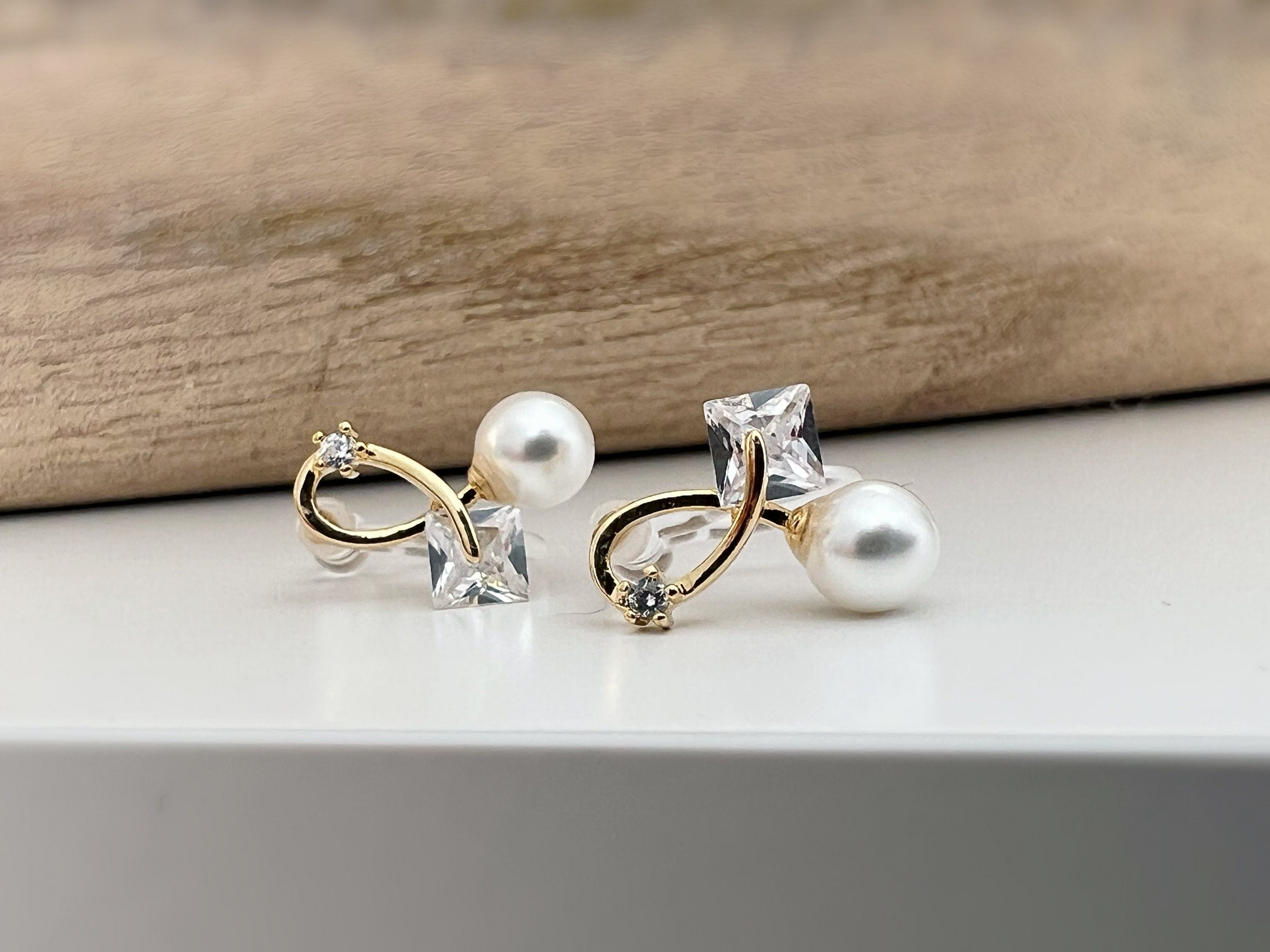INVISIBLE gold square zircon ear clips, mini white pearl, delicate comfortable ear clips. Daily jewelry. Ready to gift.