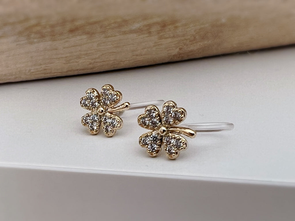 Mini invisible EAR CLIPS, small 4-leaf clover lucky gold zircon Clip-on earrings comfortable delicate minimalist