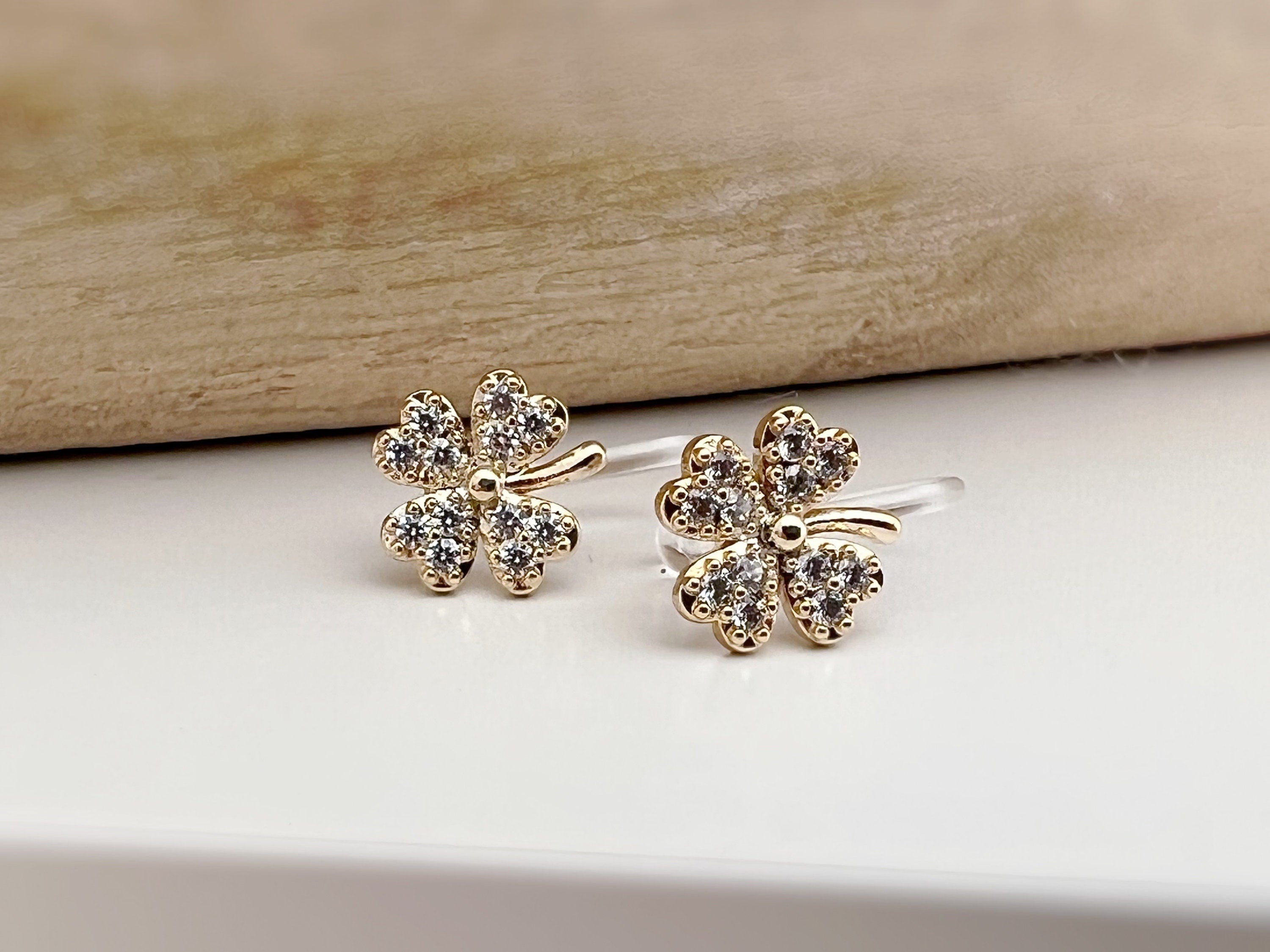 Mini invisible EAR CLIPS, small 4-leaf clover lucky gold zircon Clip-on earrings comfortable delicate minimalist