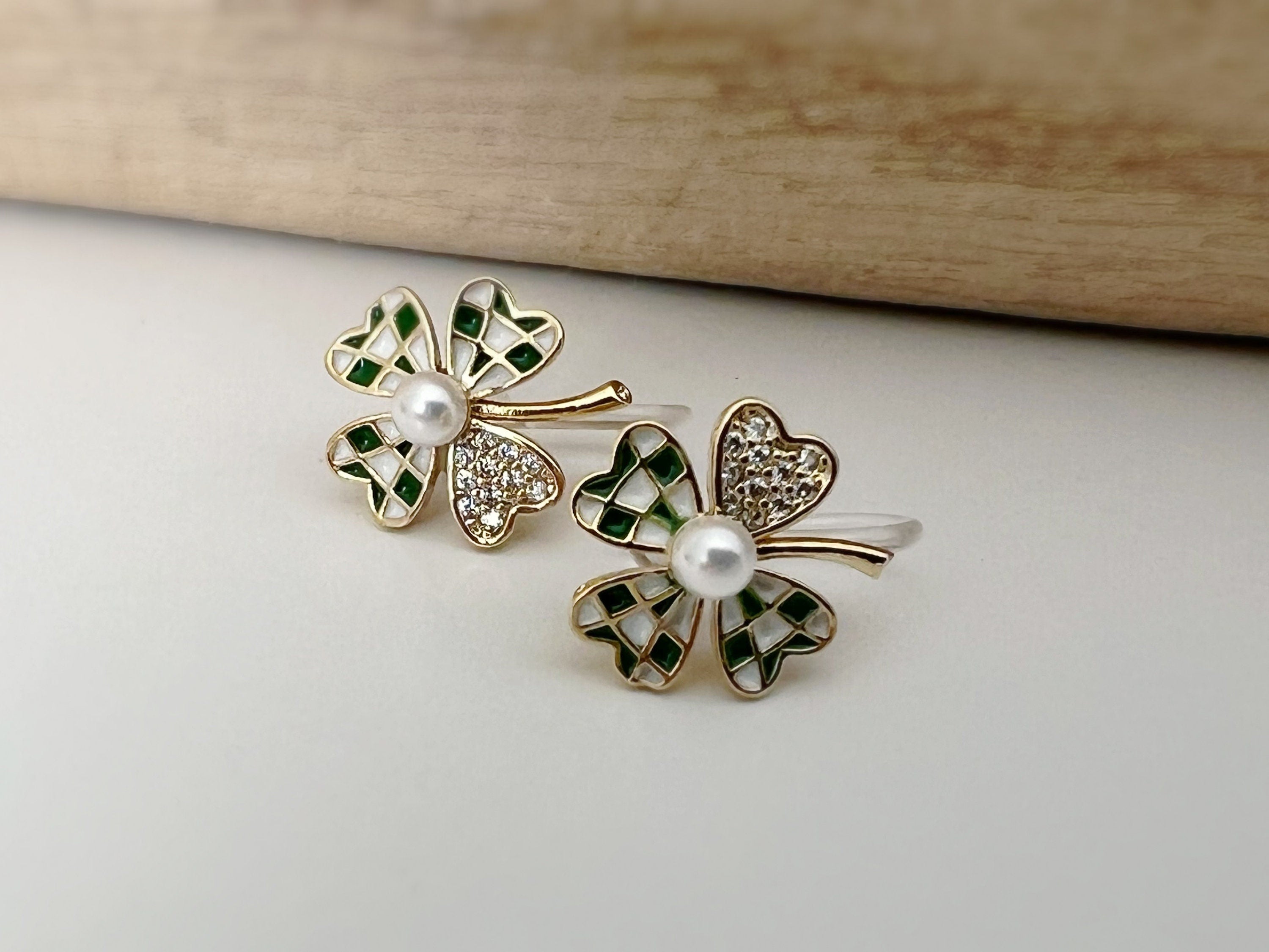 Mini invisible ear CLIPS, small 4-leaf clover gold checkerboard green white lucky charm Delicate comfortable clip earrings