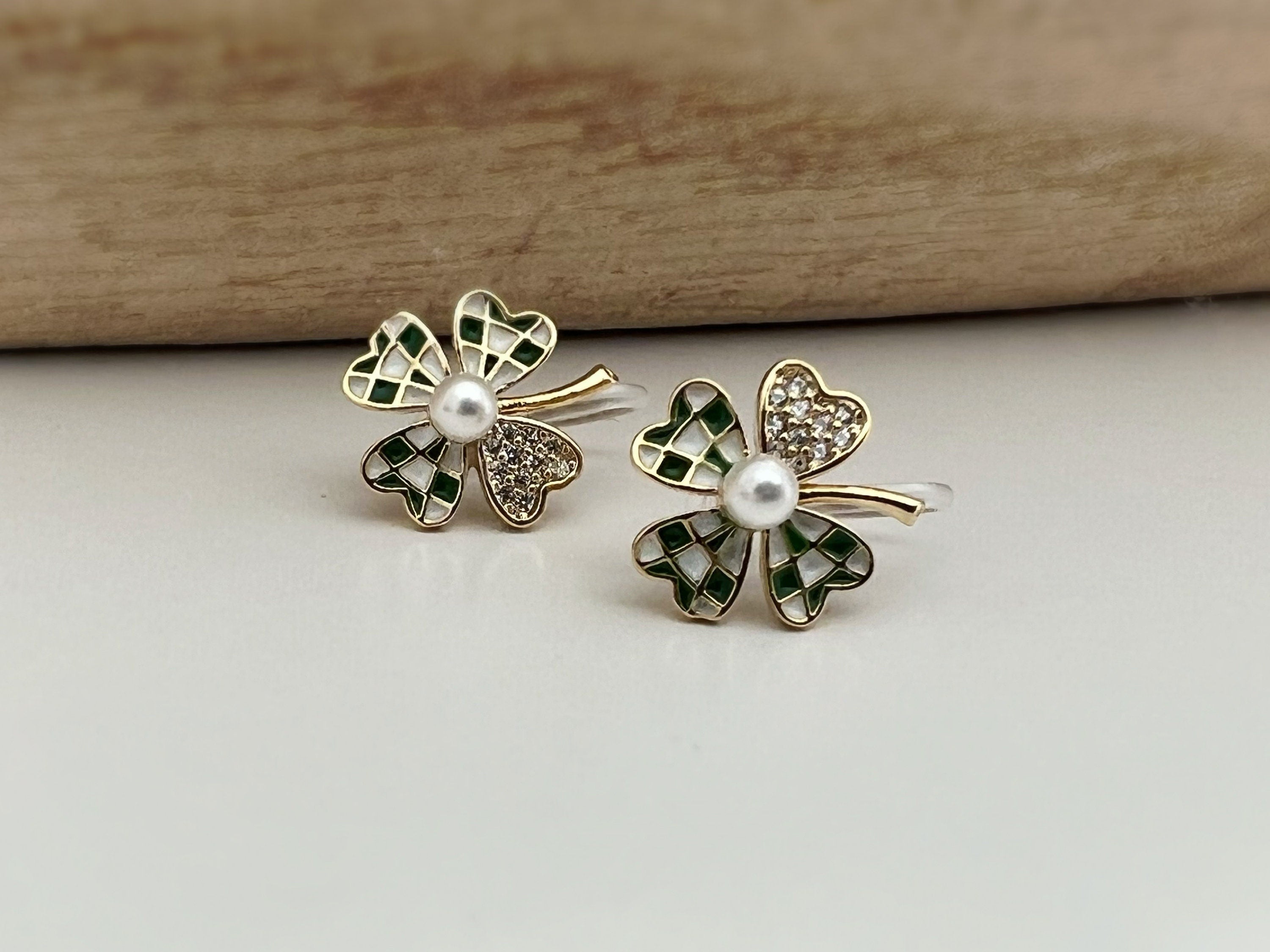 Mini invisible ear CLIPS, small 4-leaf clover gold checkerboard green white lucky charm Delicate comfortable clip earrings