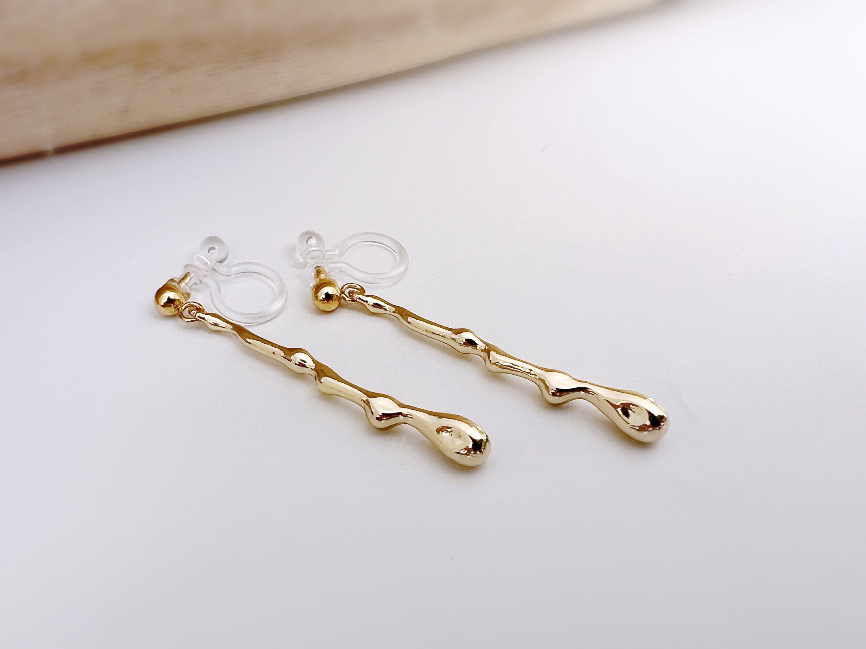 Clips d'oreilles longue Barre couleur Argent / Or. Boucles d'oreilles Clips Invisibles Moderne