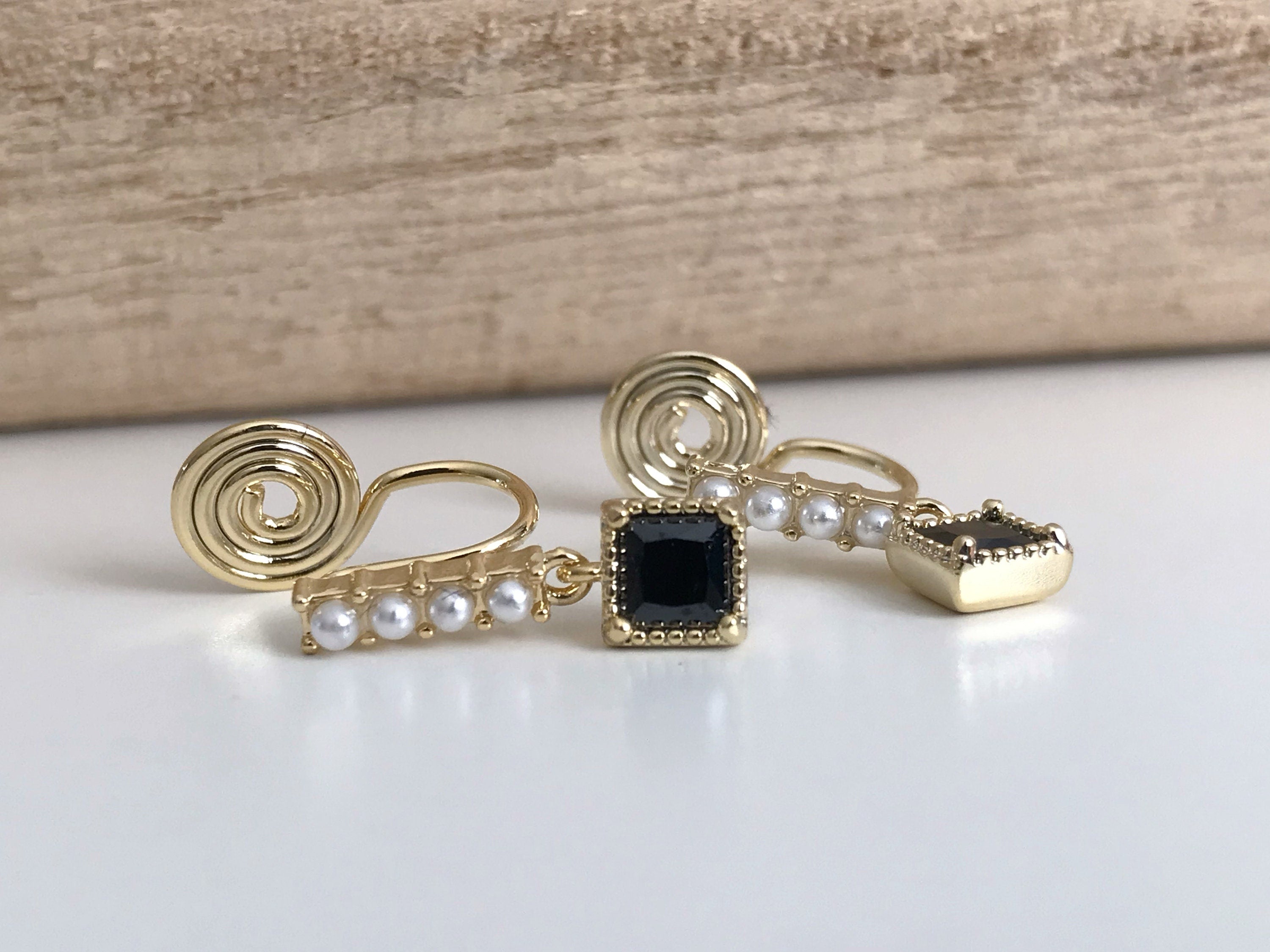 PAINLESS! CLIPS U spiral earrings Gold bar with mini white pearls, Black Square, Gold plated Comfortable ear clips.