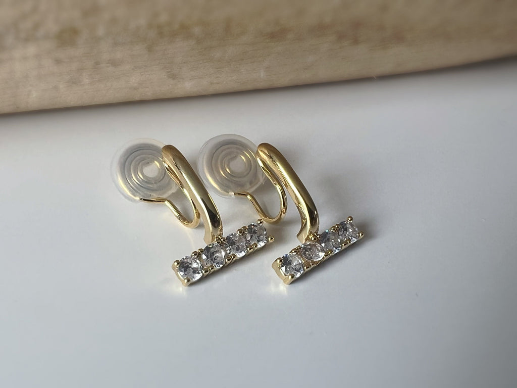 SANS DOULEUR ! Boucles d'oreilles CLIPS U spirale Barre Or avec Barre mini Zircon, plaqué d'Or Clips d'oreilles confortable.