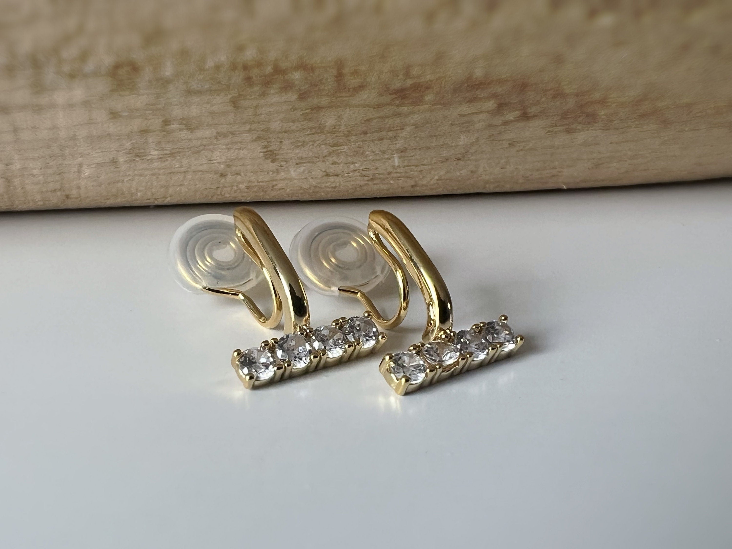 SANS DOULEUR ! Boucles d'oreilles CLIPS U spirale Barre Or avec Barre mini Zircon, plaqué d'Or Clips d'oreilles confortable.