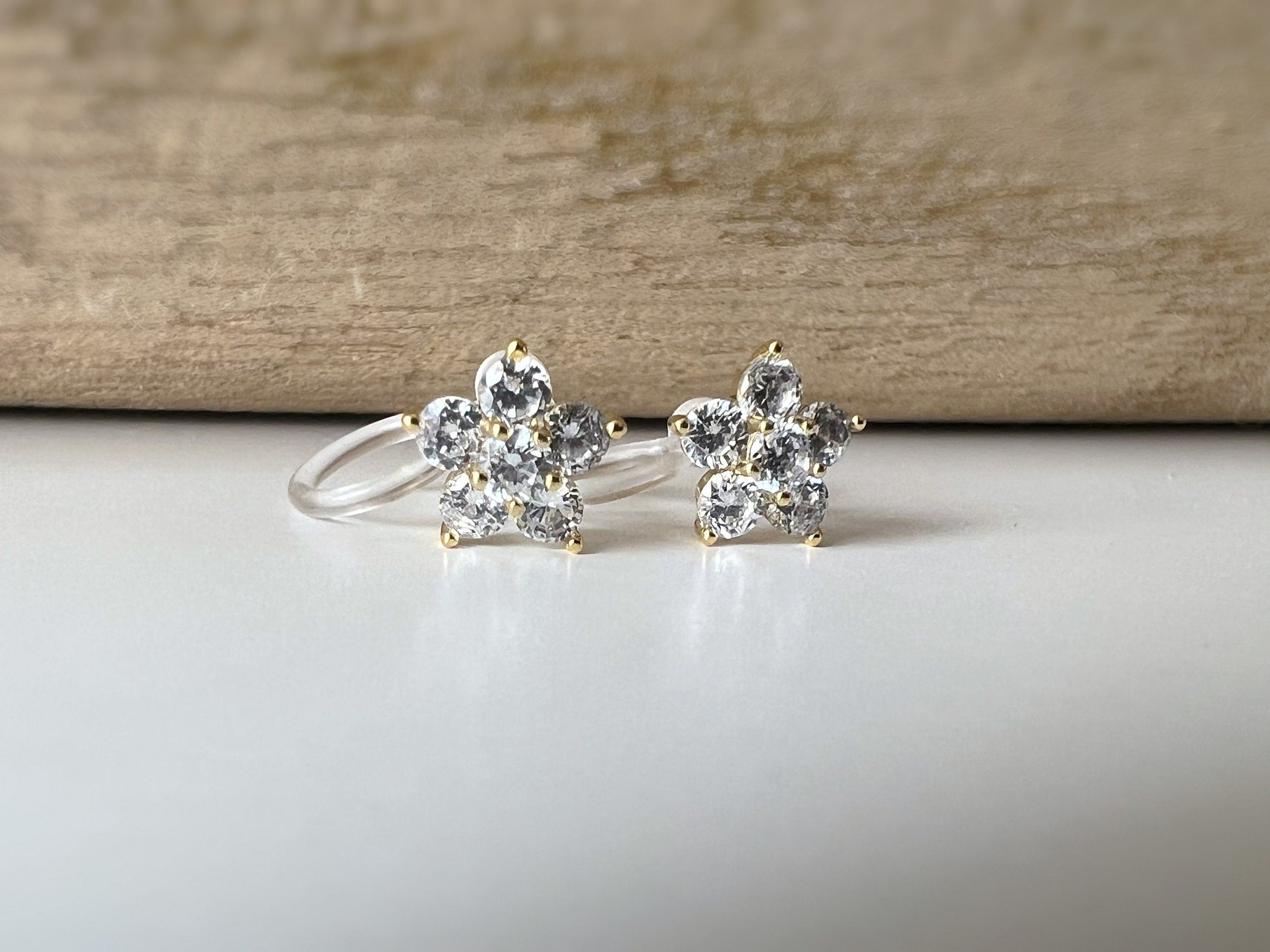 Mini CLIPS d'oreilles invisibles, Mini Fleur cinq pétales Or Zircon, Boucles d'oreilles clips confortable délicat minimaliste
