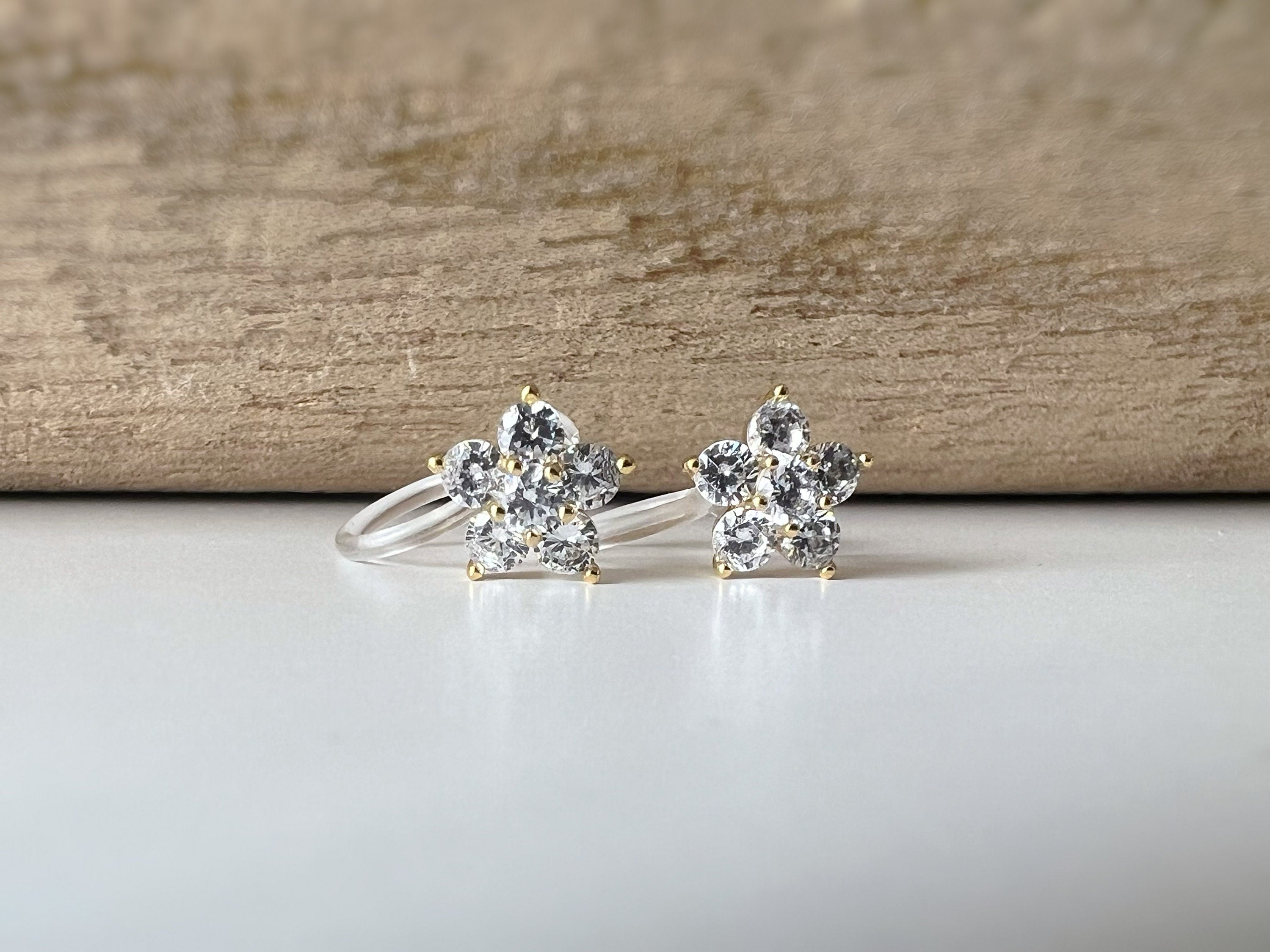 Mini CLIPS d'oreilles invisibles, Mini Fleur cinq pétales Or Zircon, Boucles d'oreilles clips confortable délicat minimaliste