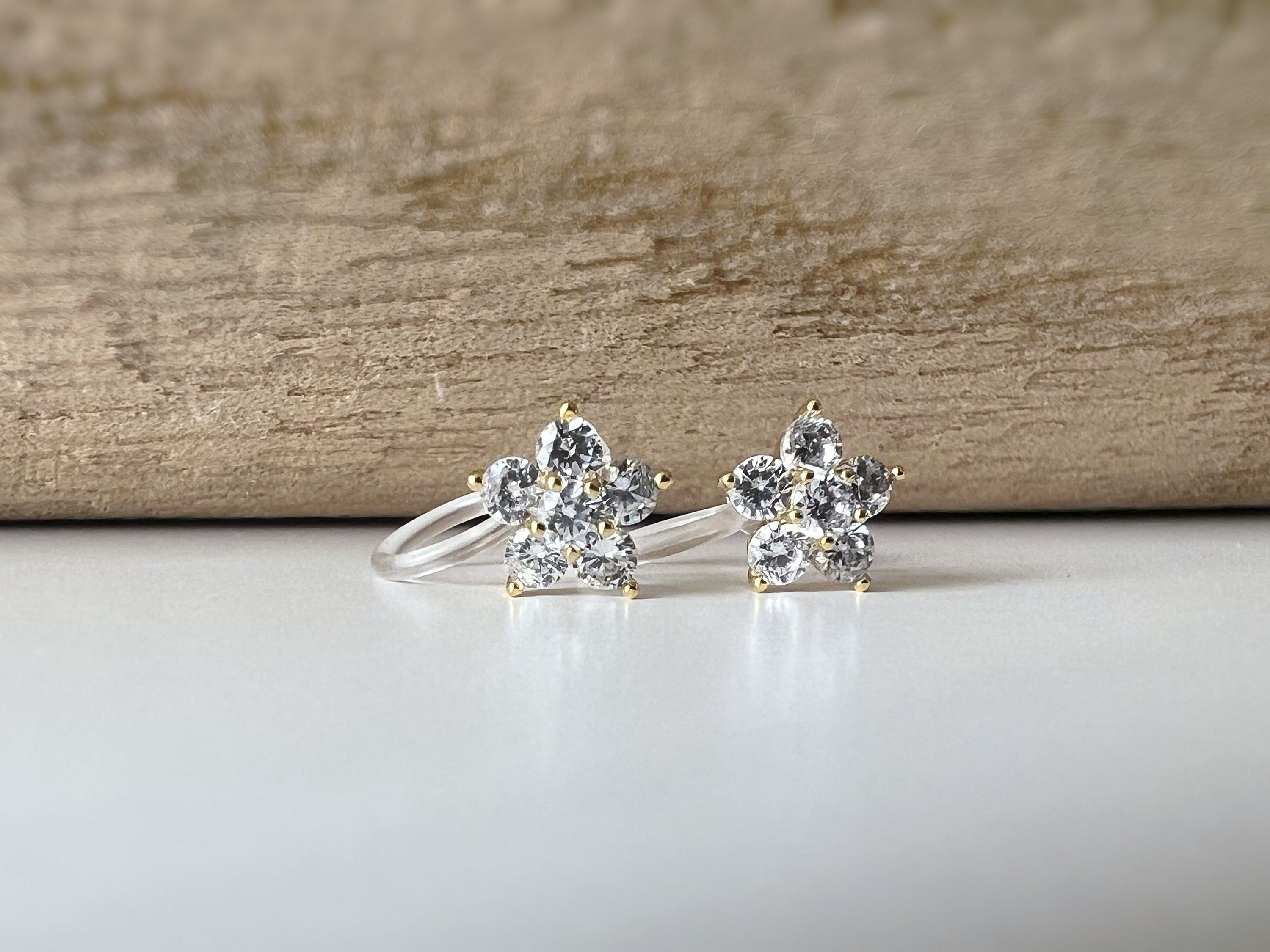 Mini CLIPS d'oreilles invisibles, Mini Fleur cinq pétales Or Zircon, Boucles d'oreilles clips confortable délicat minimaliste