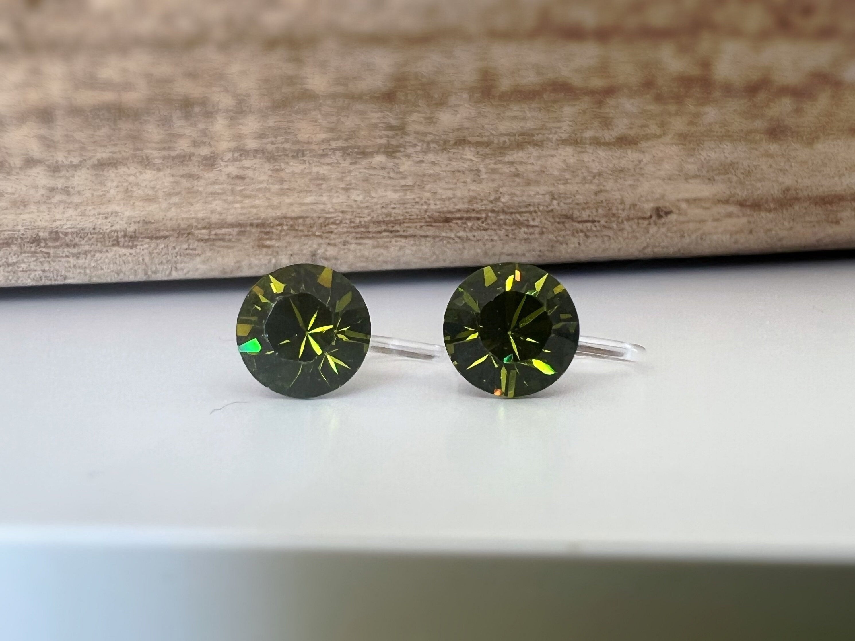Boucles d'oreilles CLIPS invisible Cristal Rond OLIVINE Cristaux PureCristal Clips d'Oreille Petit Rond olive verte, Bijoux Minimaliste