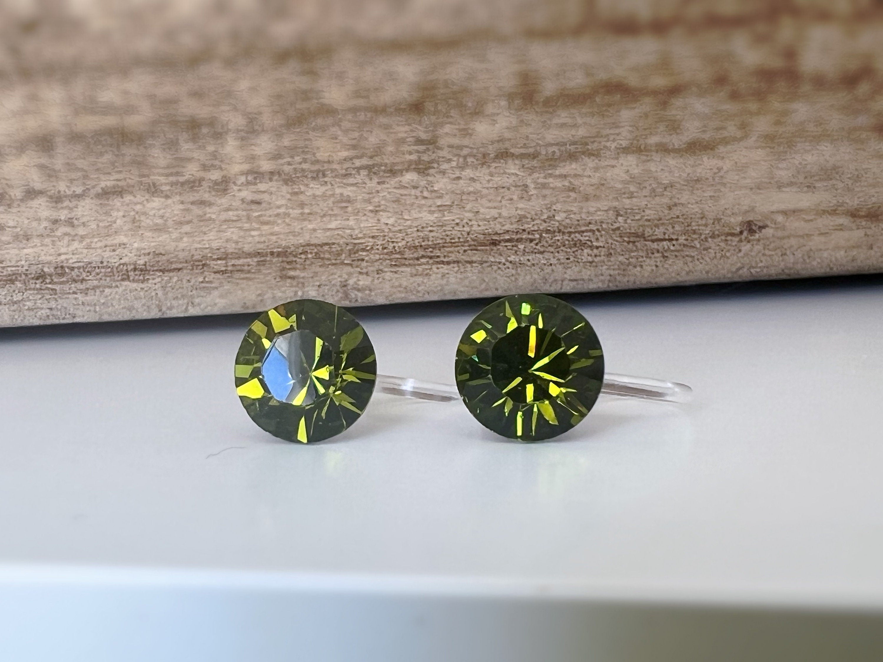 Boucles d'oreilles CLIPS invisible Cristal Rond OLIVINE Cristaux PureCristal Clips d'Oreille Petit Rond olive verte, Bijoux Minimaliste