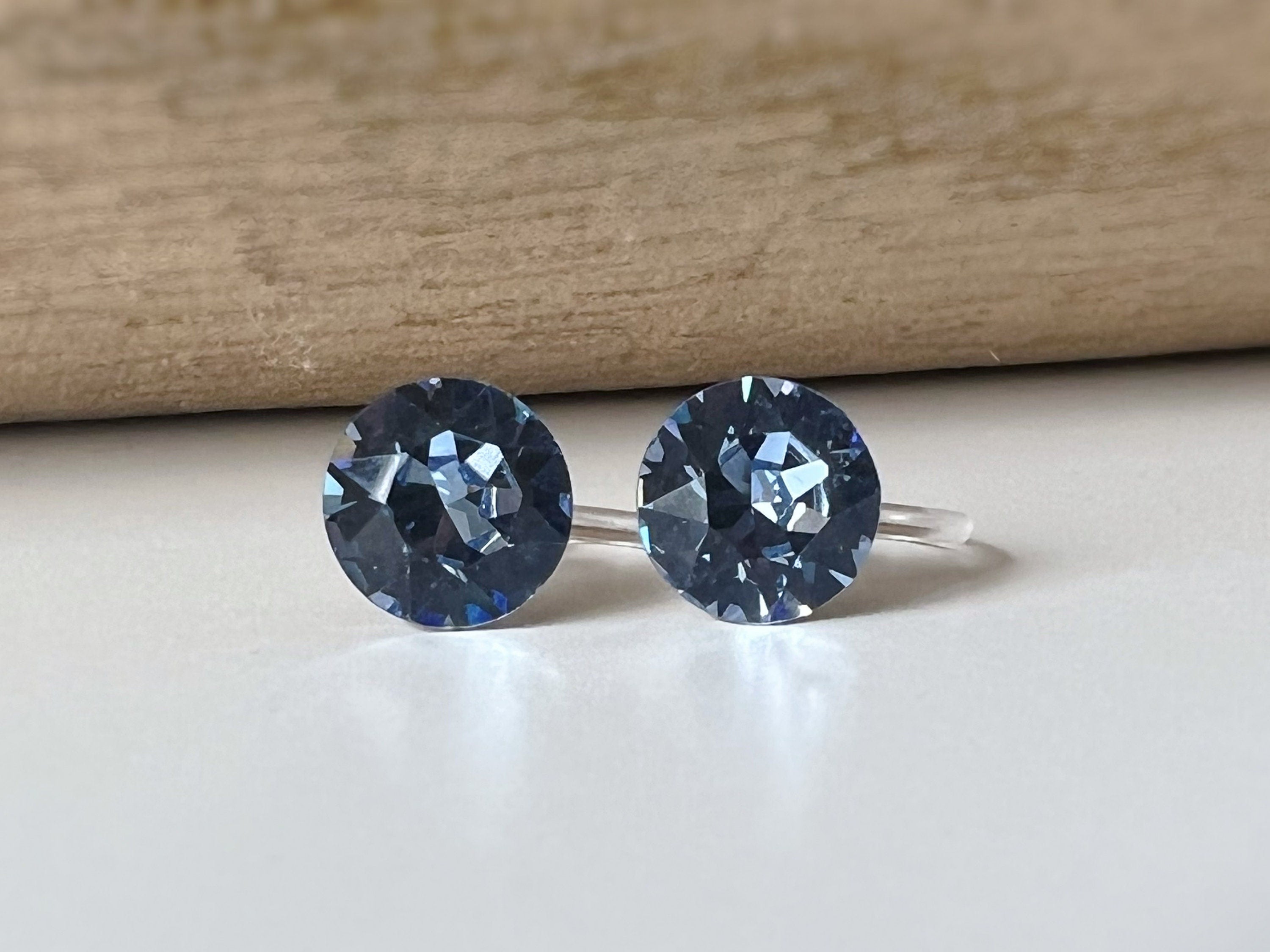 Boucles d'oreilles Clips invisible Rond LIGHT SAPPHIRE Cristaux PureCristal Clips d'Oreille Petit Rond Bleu gris, Bijoux Minimaliste