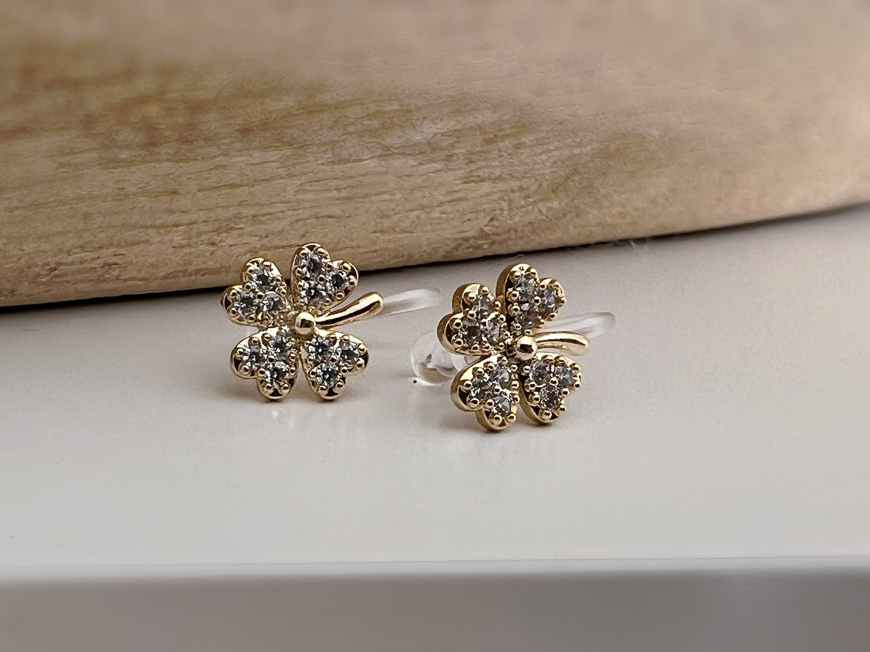 Mini invisible EAR CLIPS, small 4-leaf clover lucky gold zircon Clip-on earrings comfortable delicate minimalist