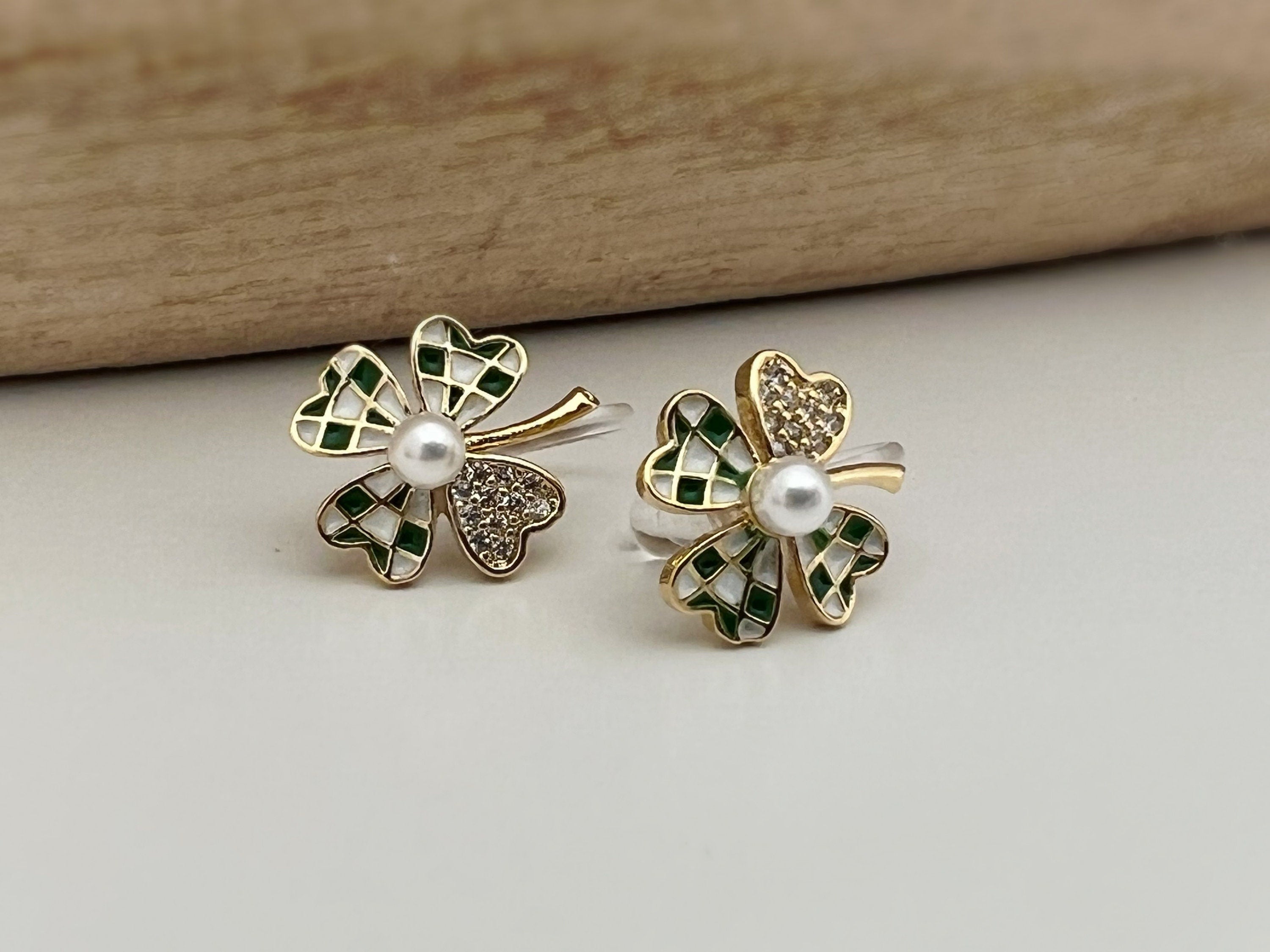 Mini invisible ear CLIPS, small 4-leaf clover gold checkerboard green white lucky charm Delicate comfortable clip earrings