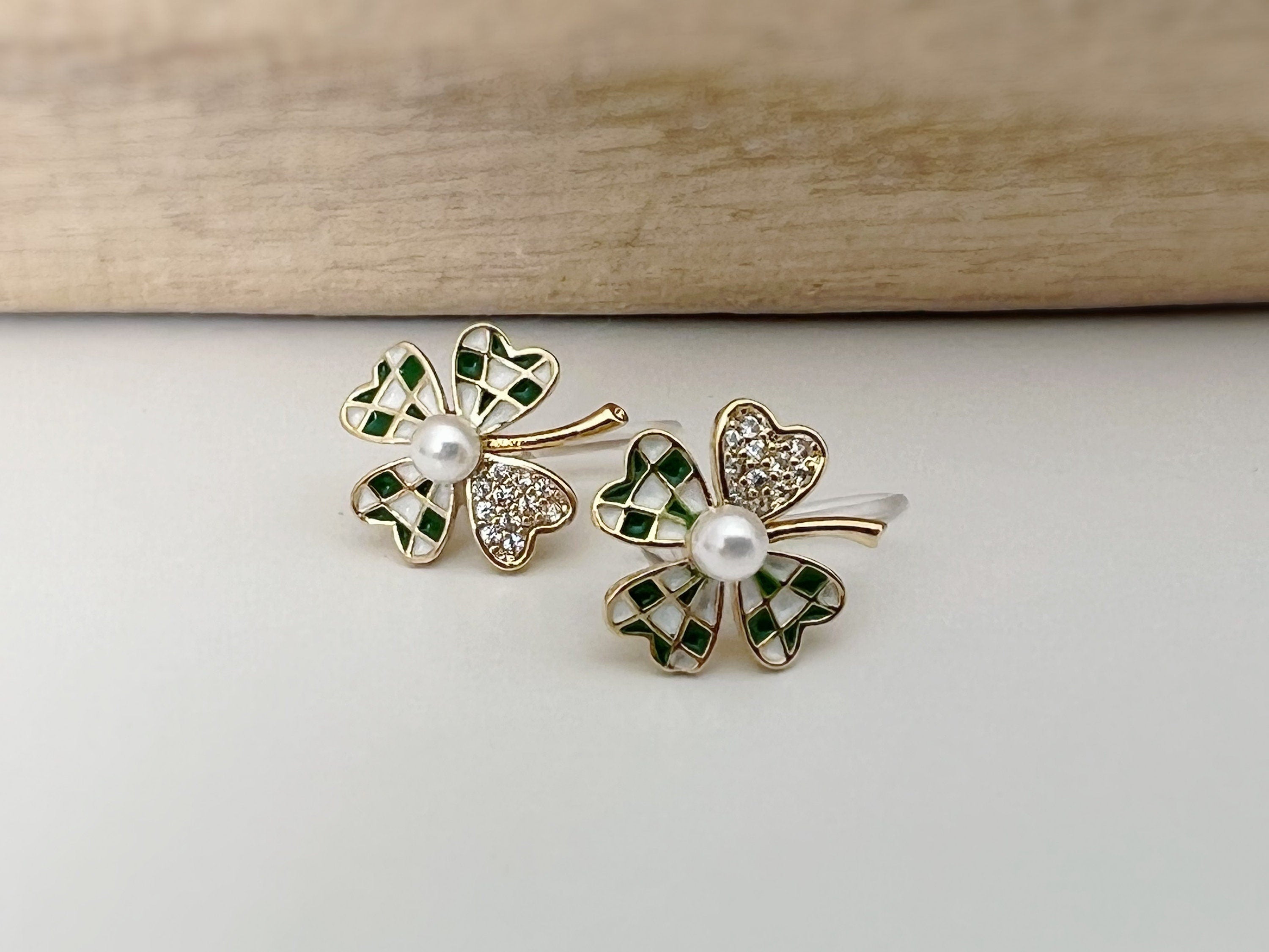 Mini invisible ear CLIPS, small 4-leaf clover gold checkerboard green white lucky charm Delicate comfortable clip earrings