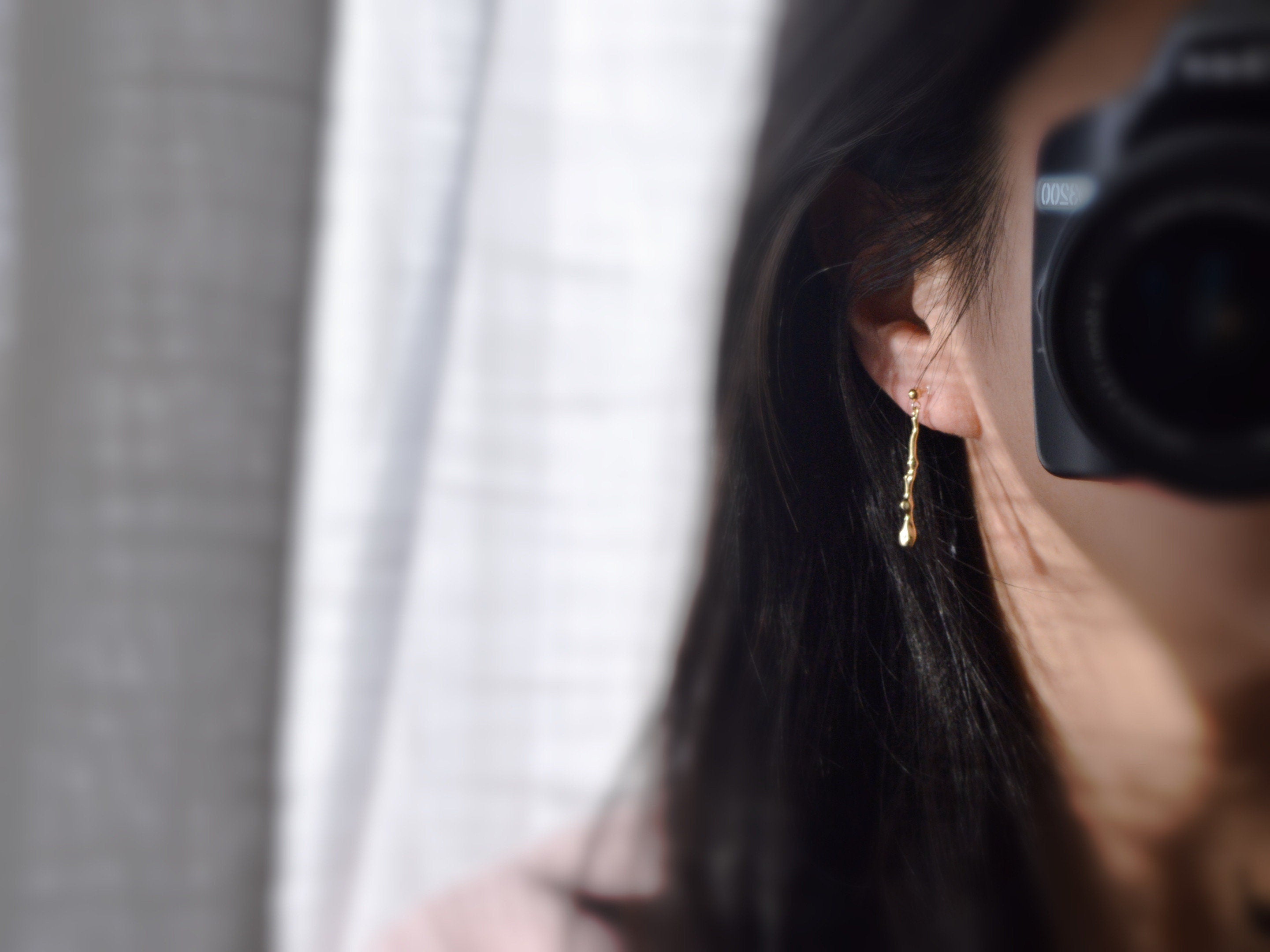 Clips d'oreilles longue Barre couleur Argent / Or. Boucles d'oreilles Clips Invisibles Moderne